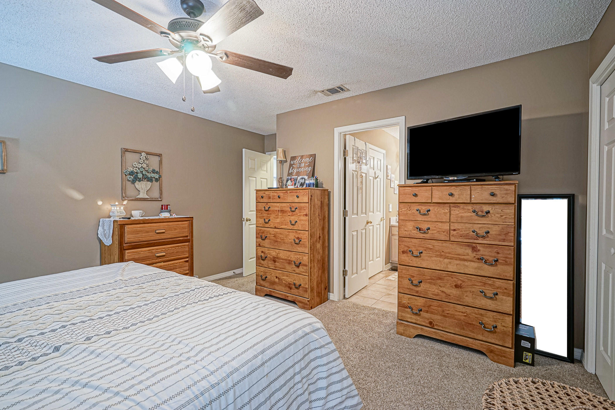 MAGNOLIA SQUARE - Residential