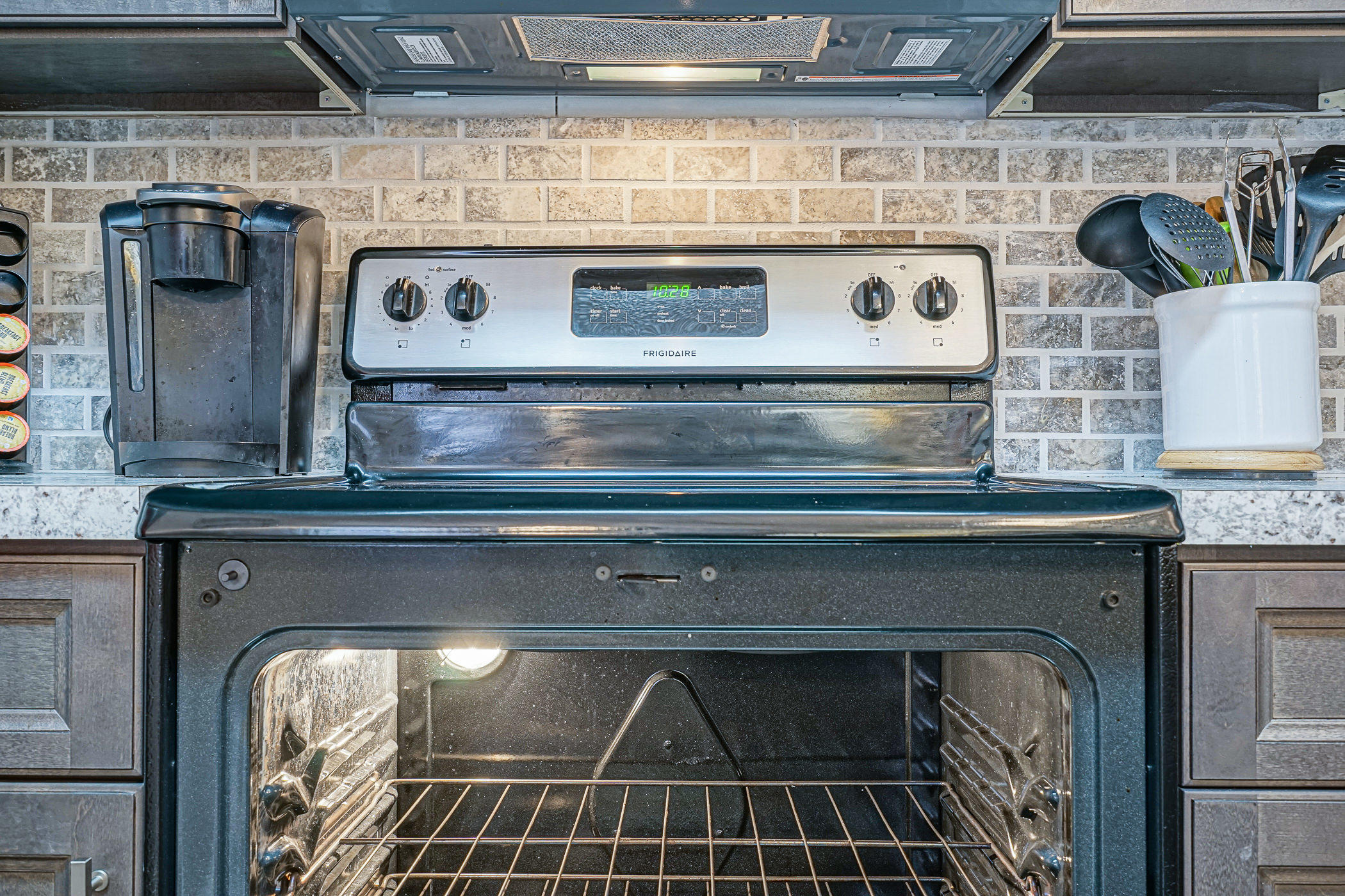 MAGNOLIA SQUARE - Residential