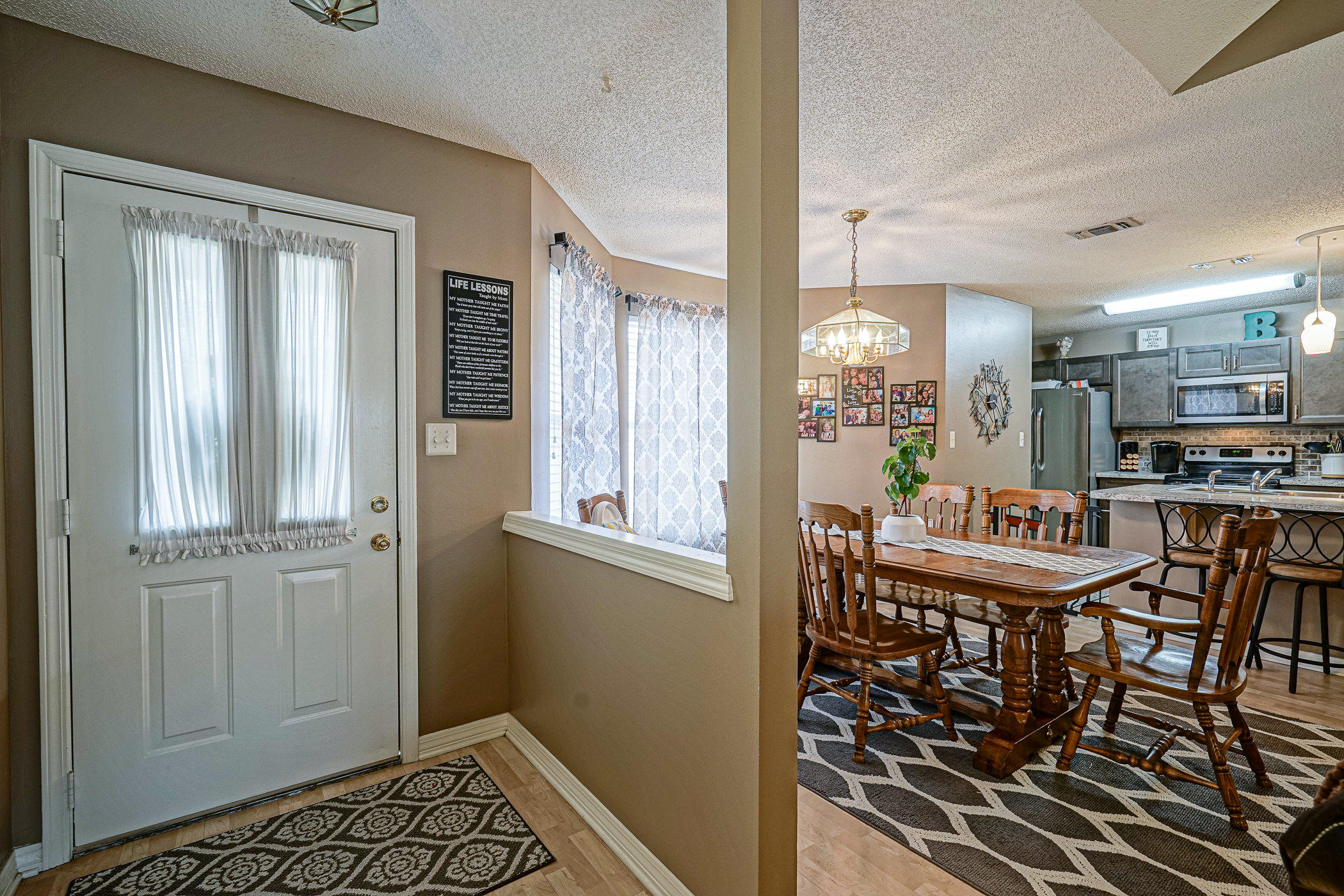 MAGNOLIA SQUARE - Residential