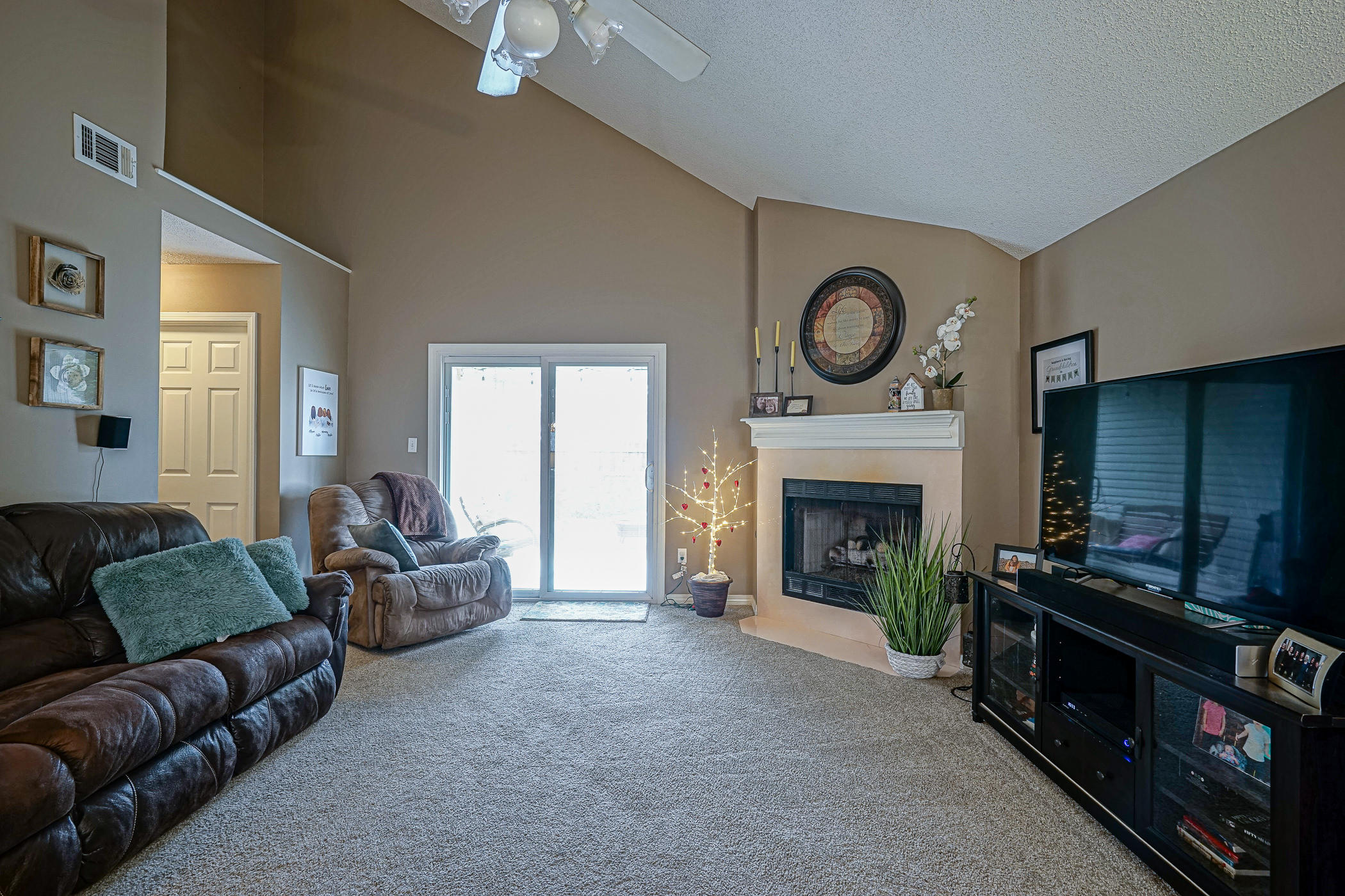 MAGNOLIA SQUARE - Residential