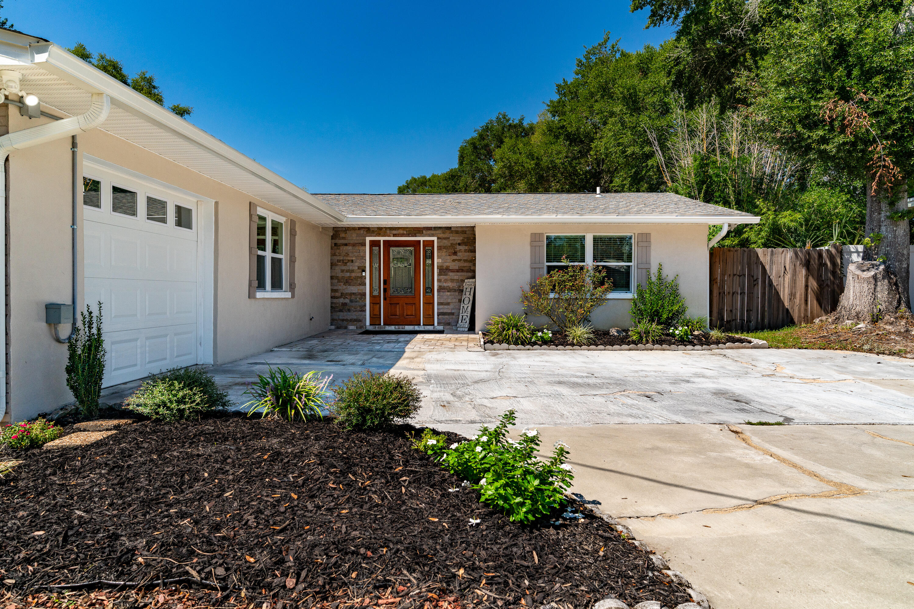 SUNSET BEACH S/D LOT 15 & N 25 FT OF LOT 14 - Residential