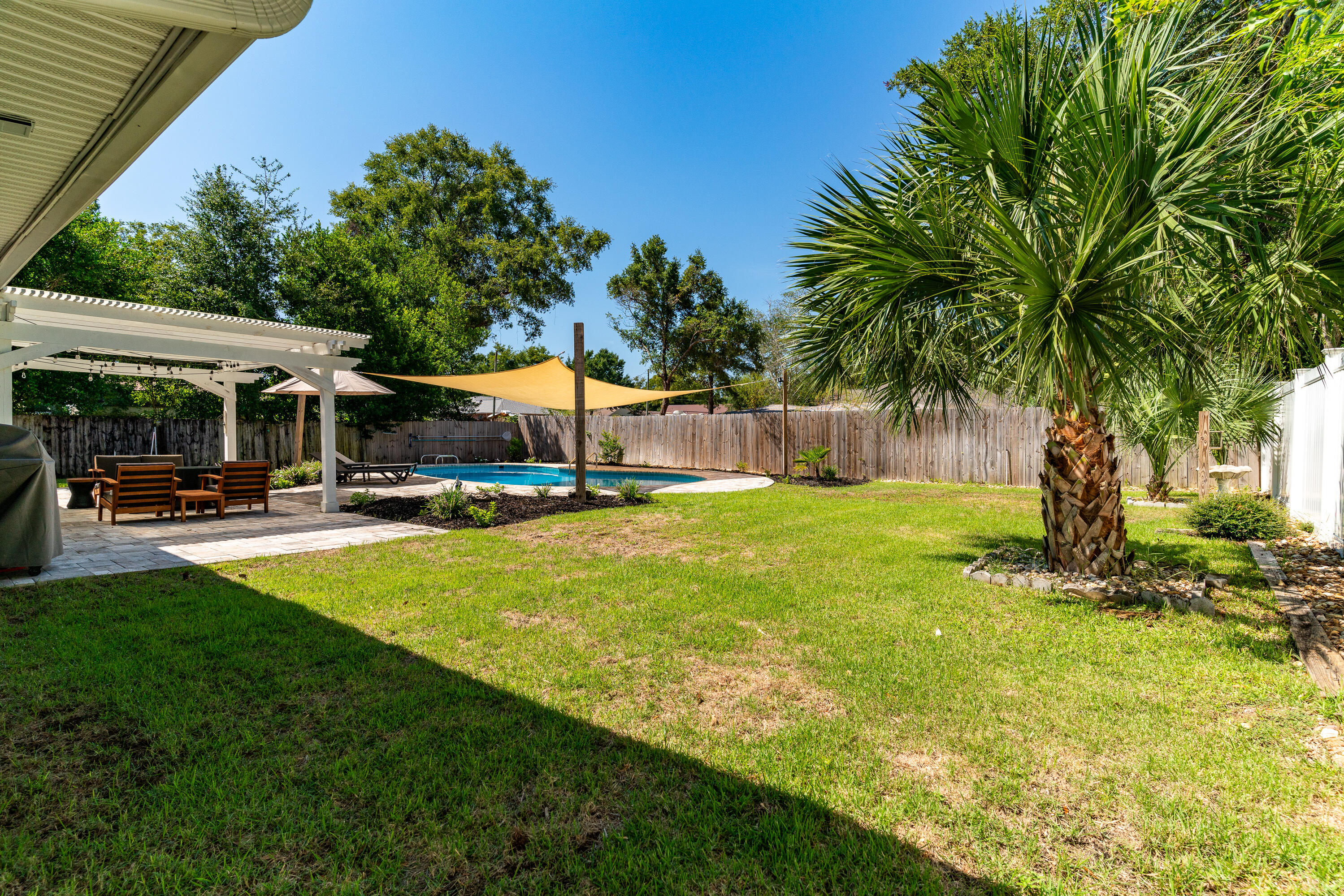 SUNSET BEACH S/D LOT 15 & N 25 FT OF LOT 14 - Residential