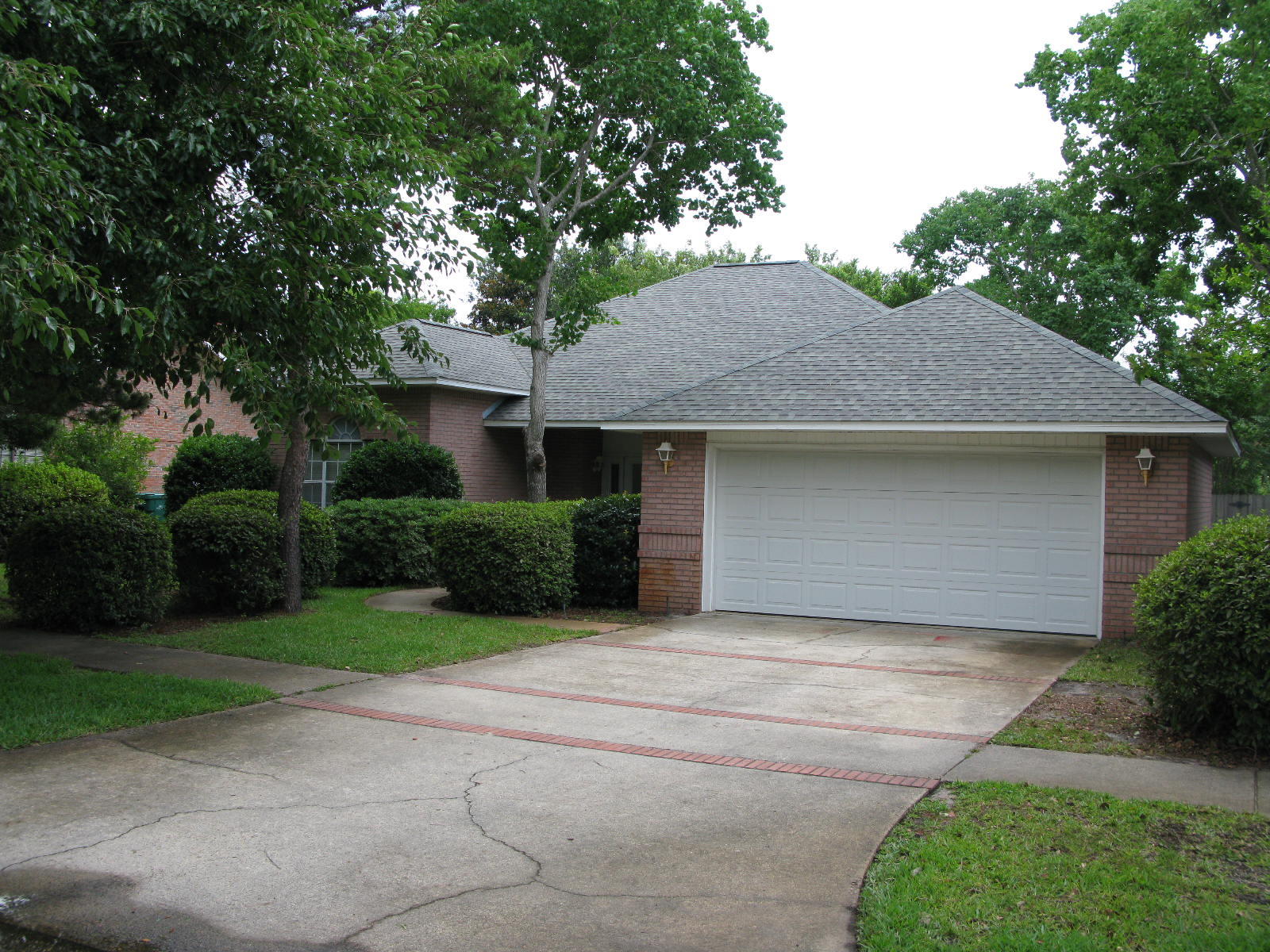 EMERALD BREEZE ESTATES - Residential