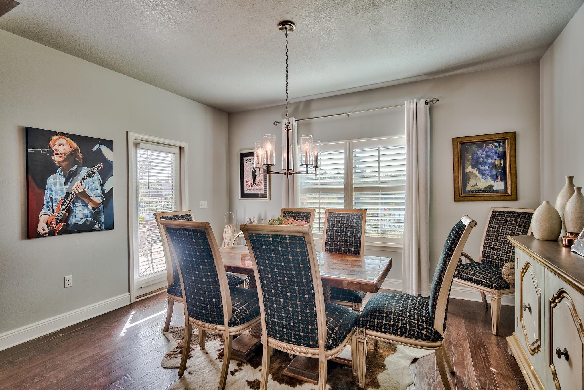 WHISPERING LAKES - Residential