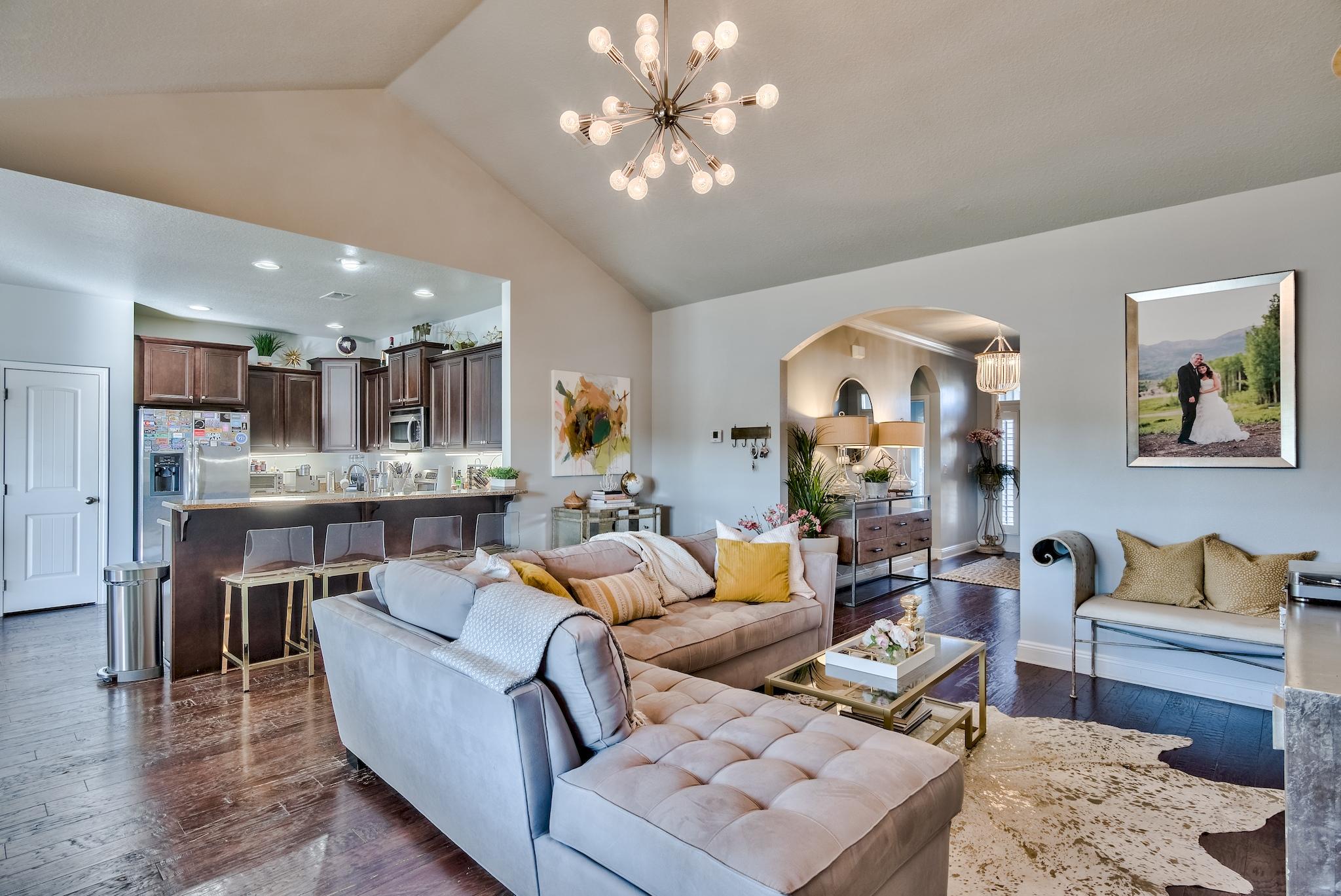 WHISPERING LAKES - Residential