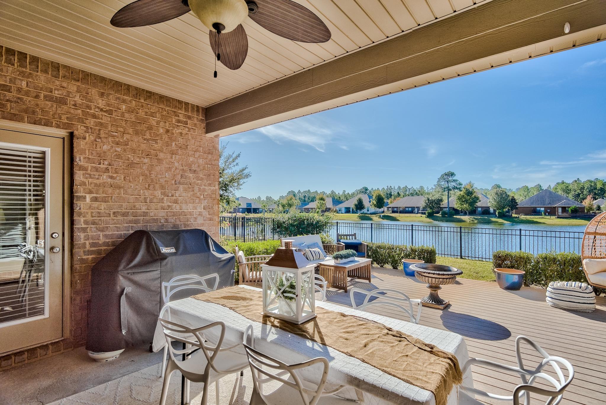 WHISPERING LAKES - Residential