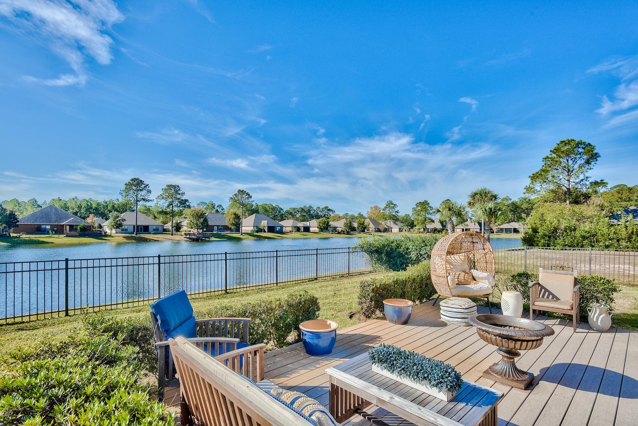 WHISPERING LAKES - Residential