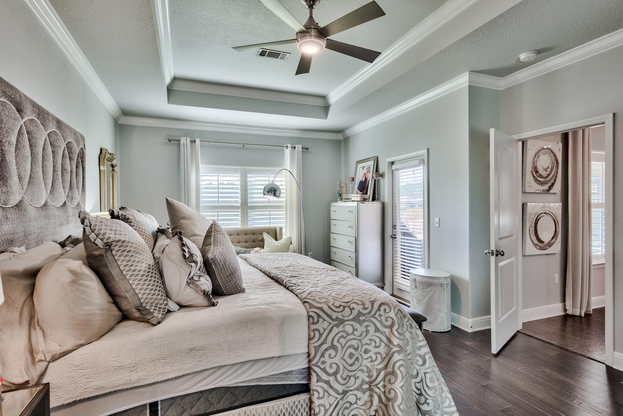 WHISPERING LAKES - Residential