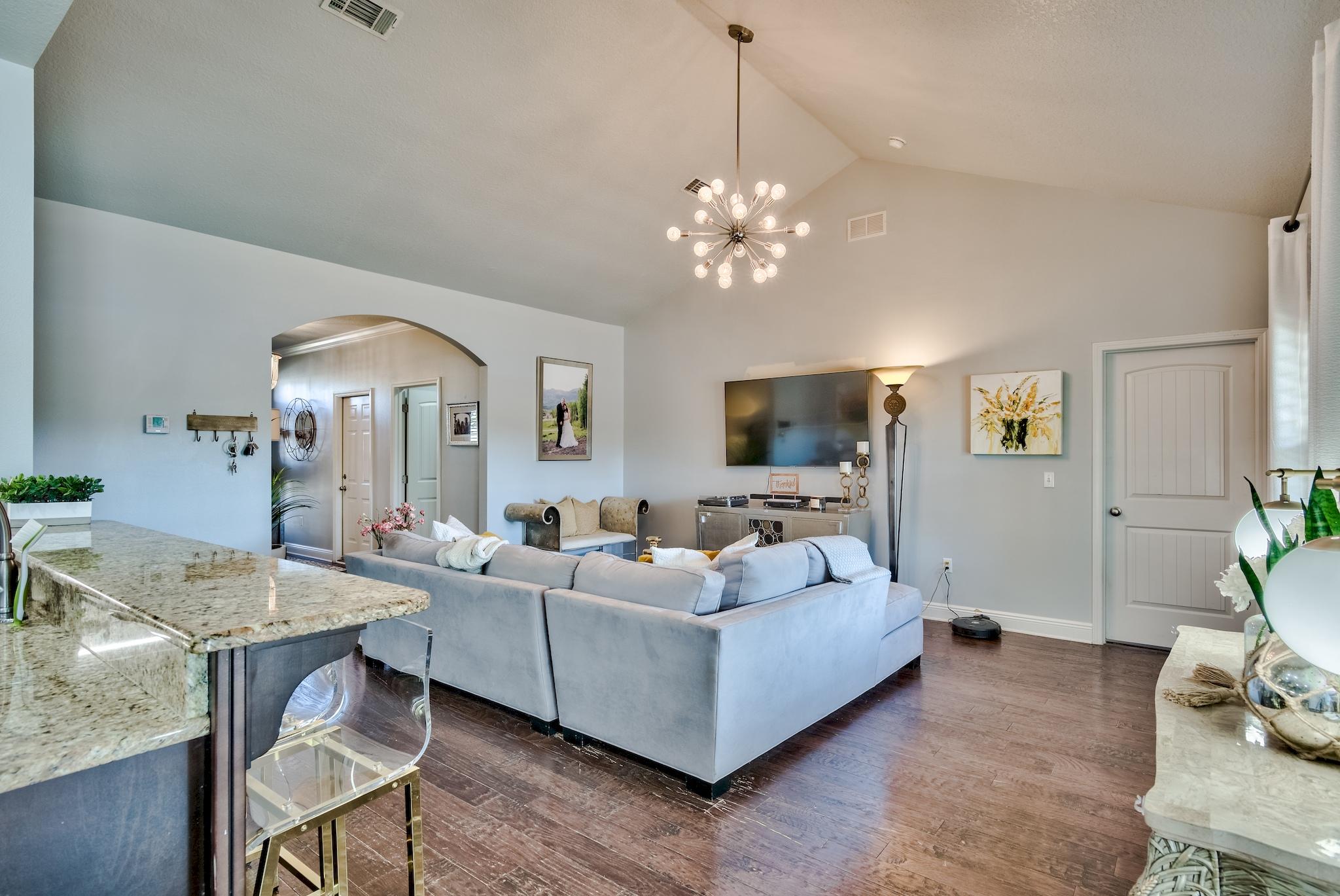 WHISPERING LAKES - Residential