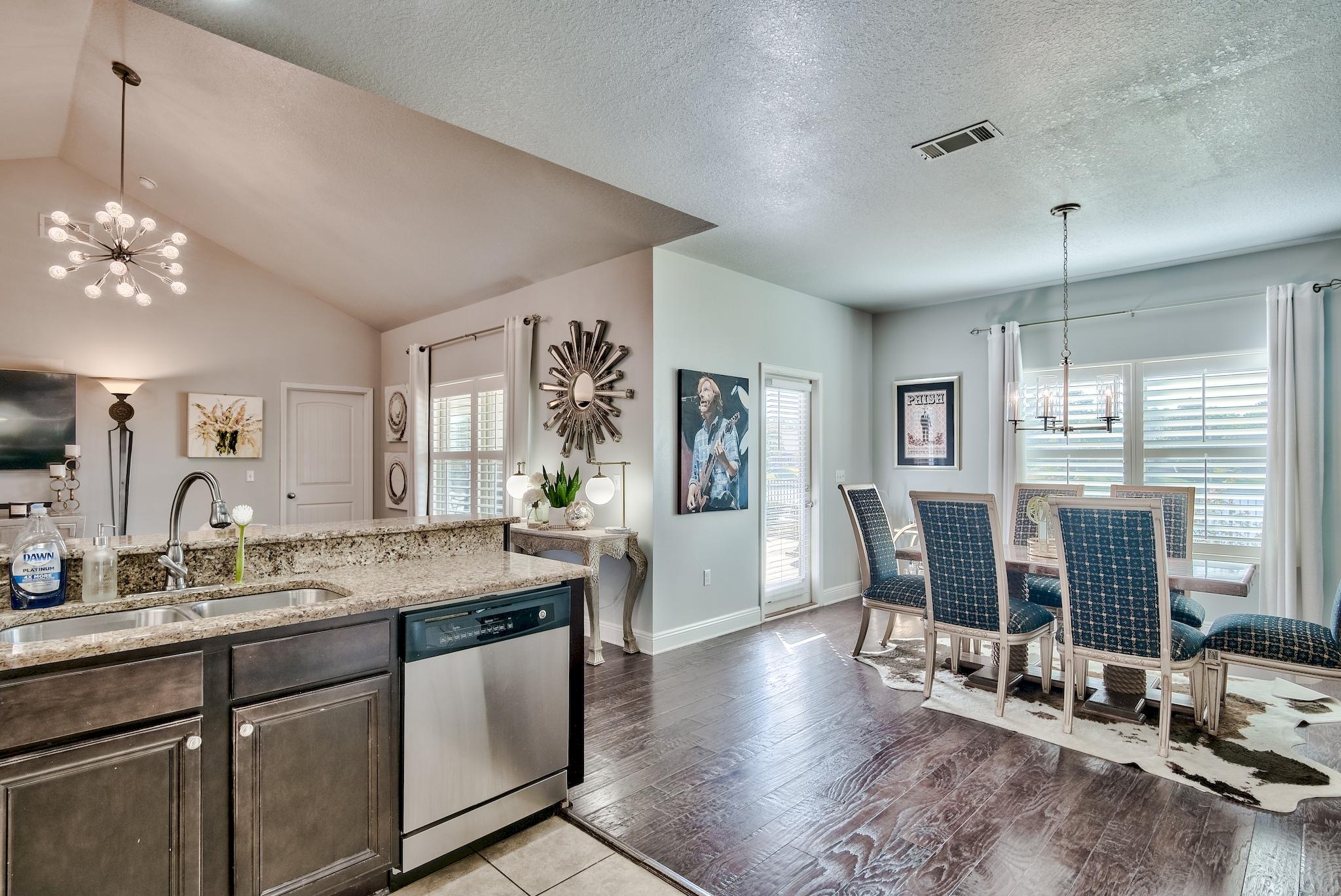 WHISPERING LAKES - Residential