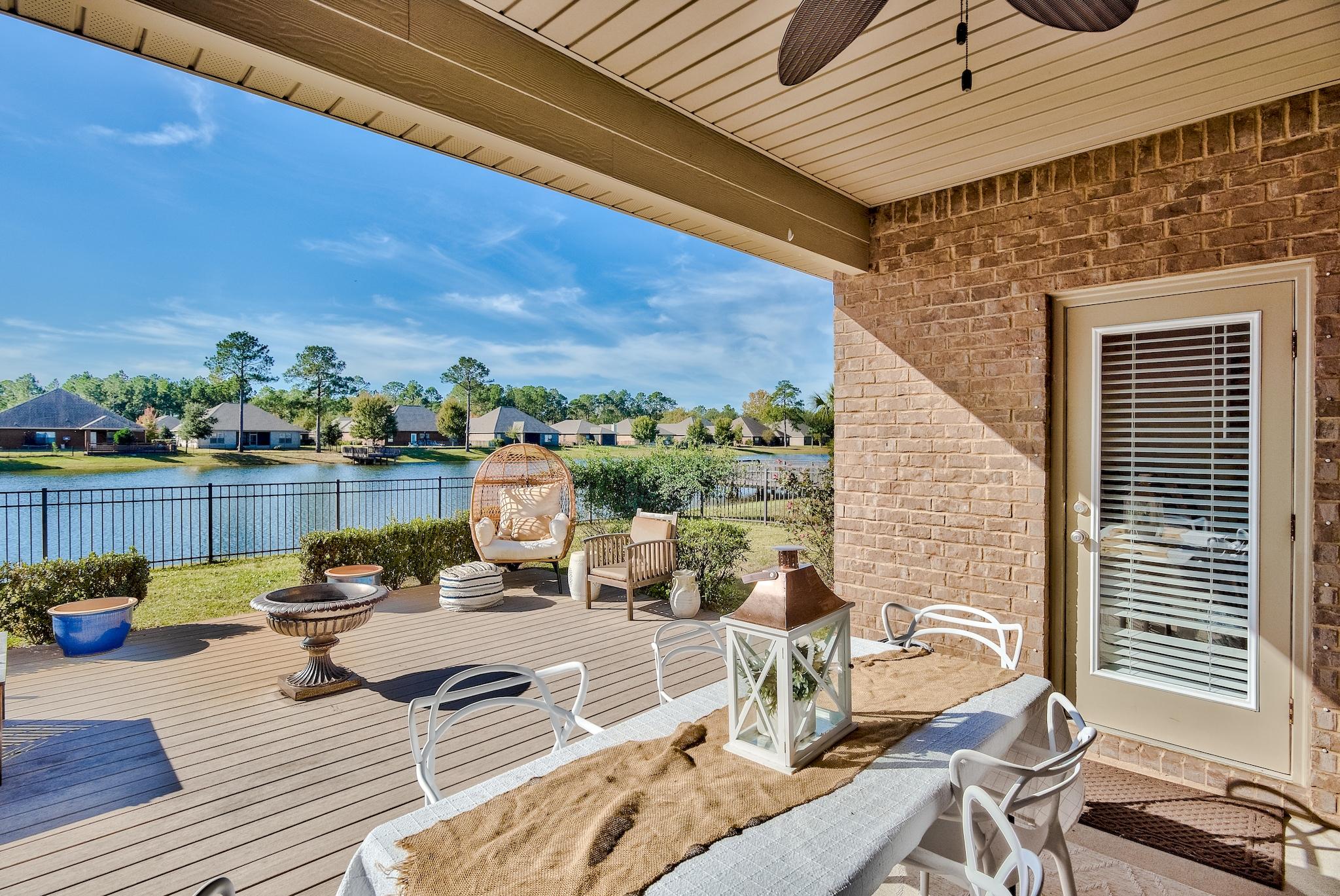 WHISPERING LAKES - Residential