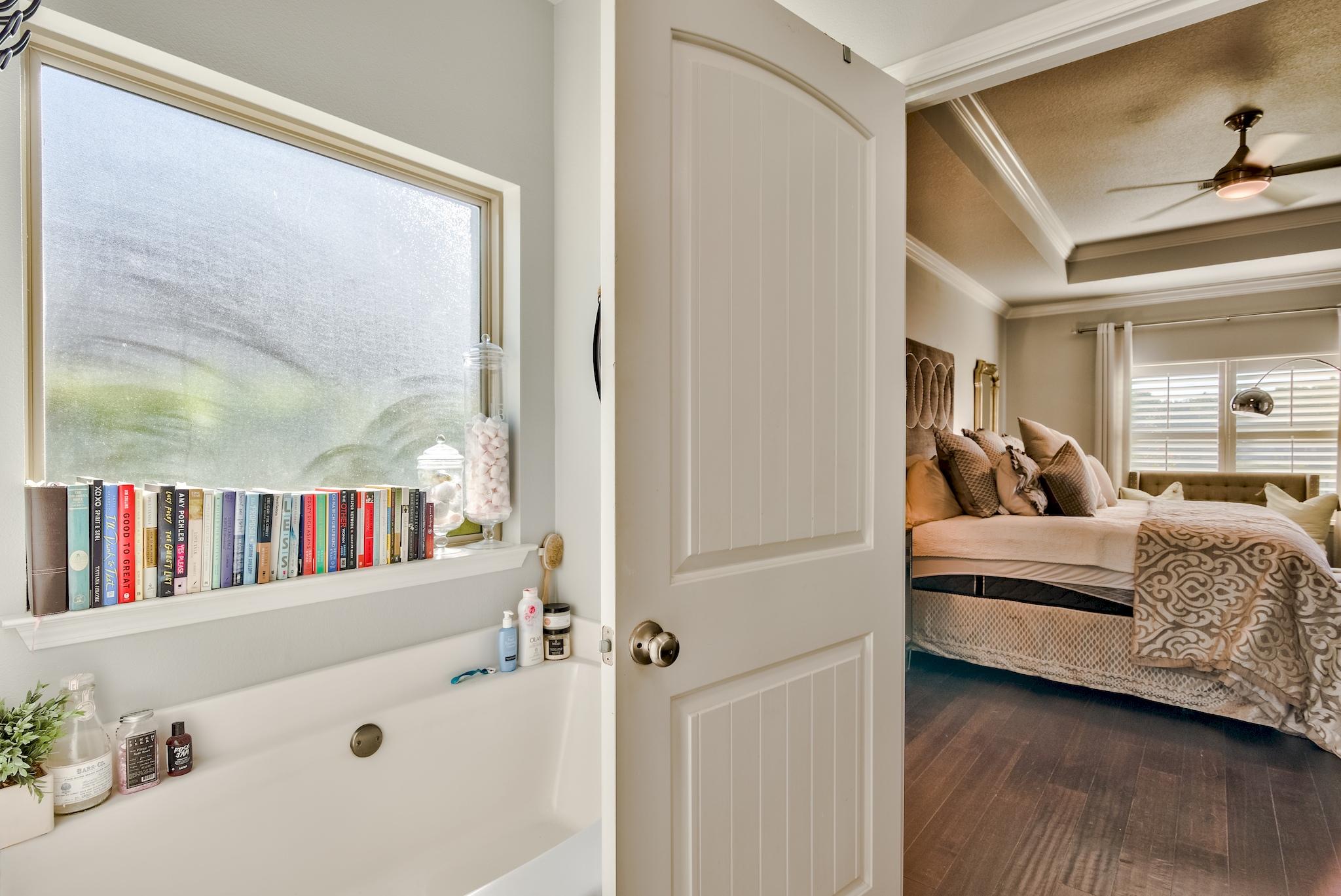 WHISPERING LAKES - Residential