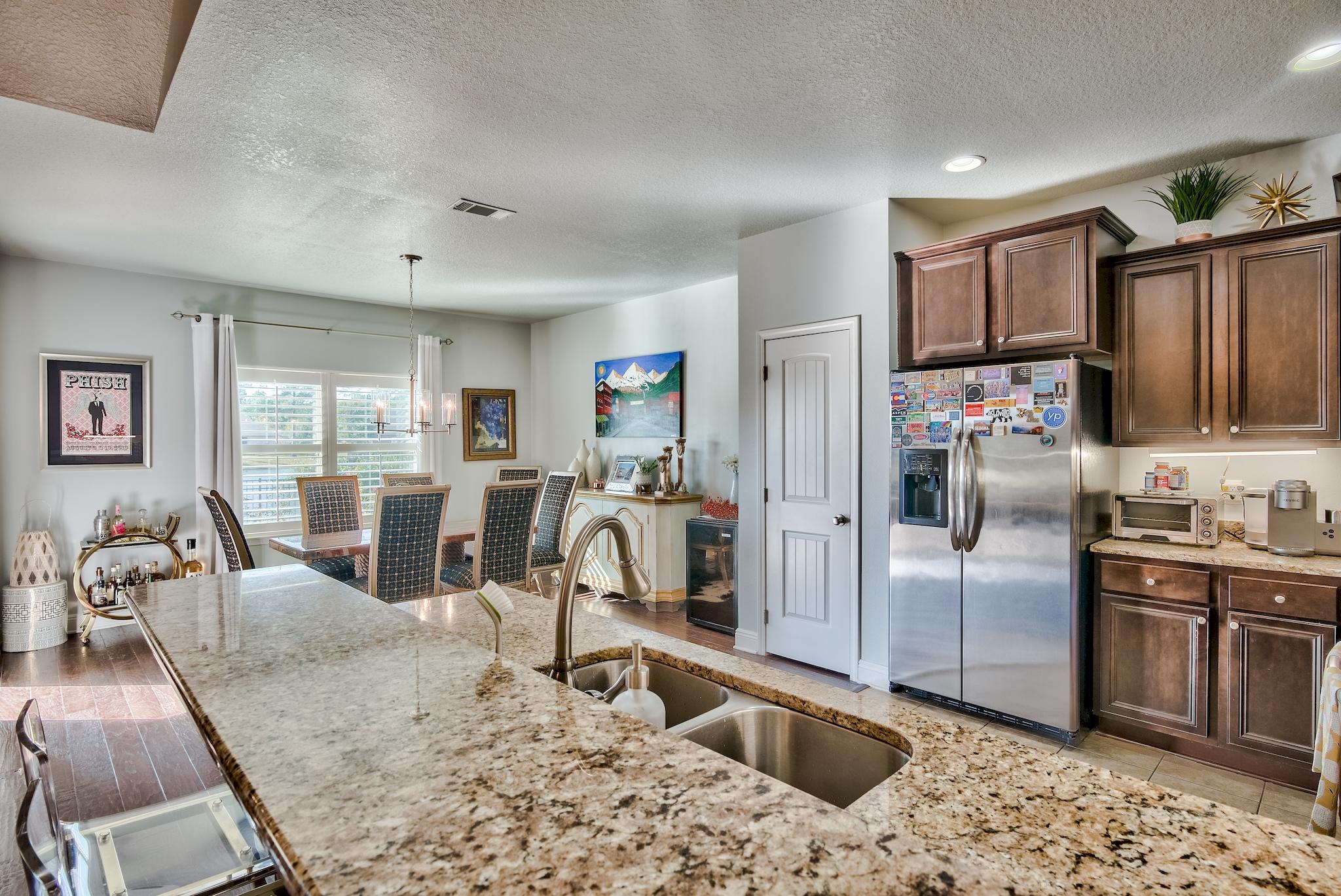 WHISPERING LAKES - Residential