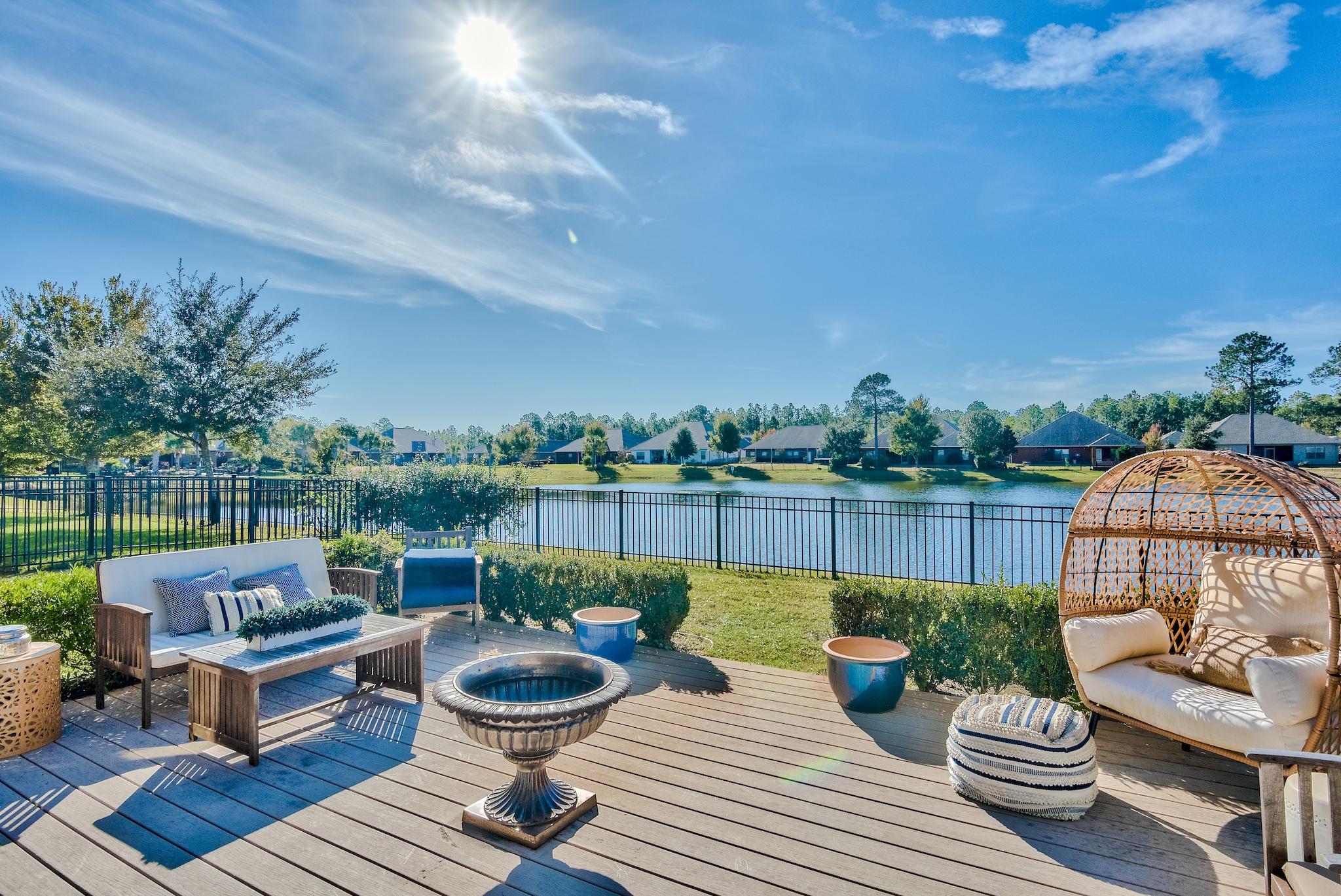 WHISPERING LAKES - Residential