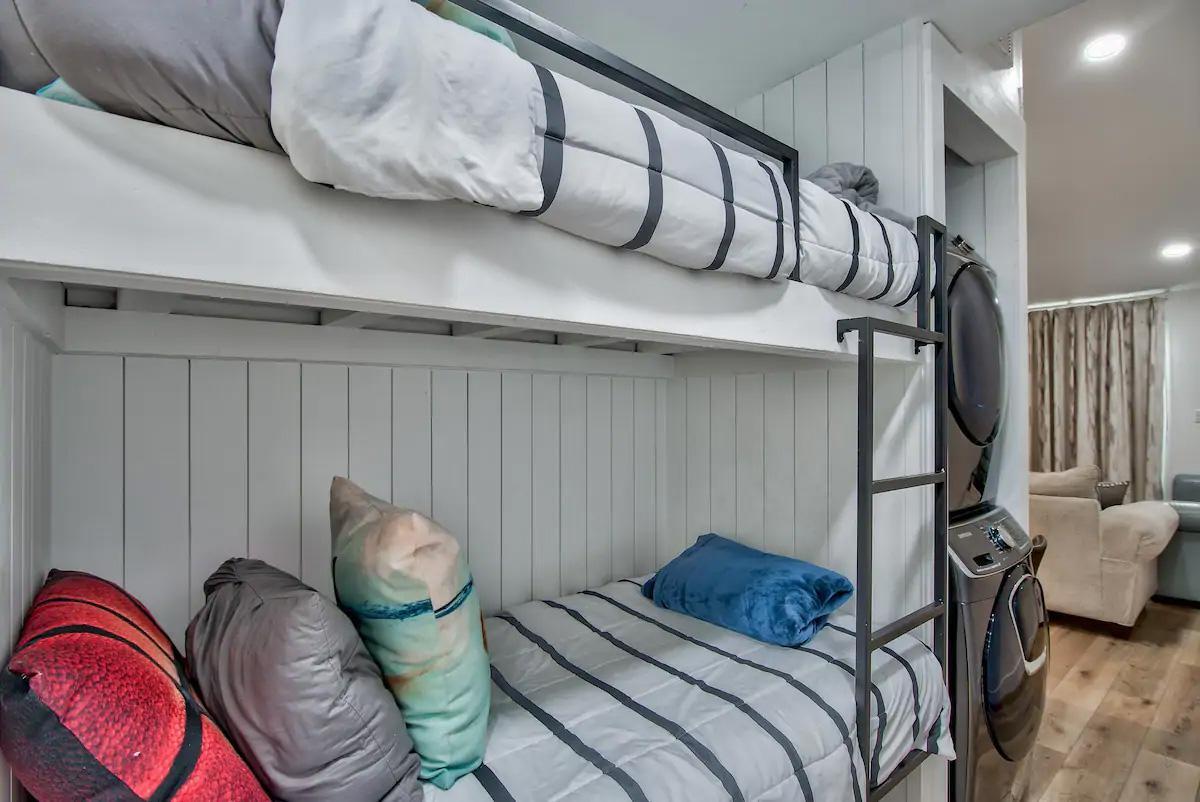 BEACHSIDE CONDO AT SEAGROVE - Residential Lease
