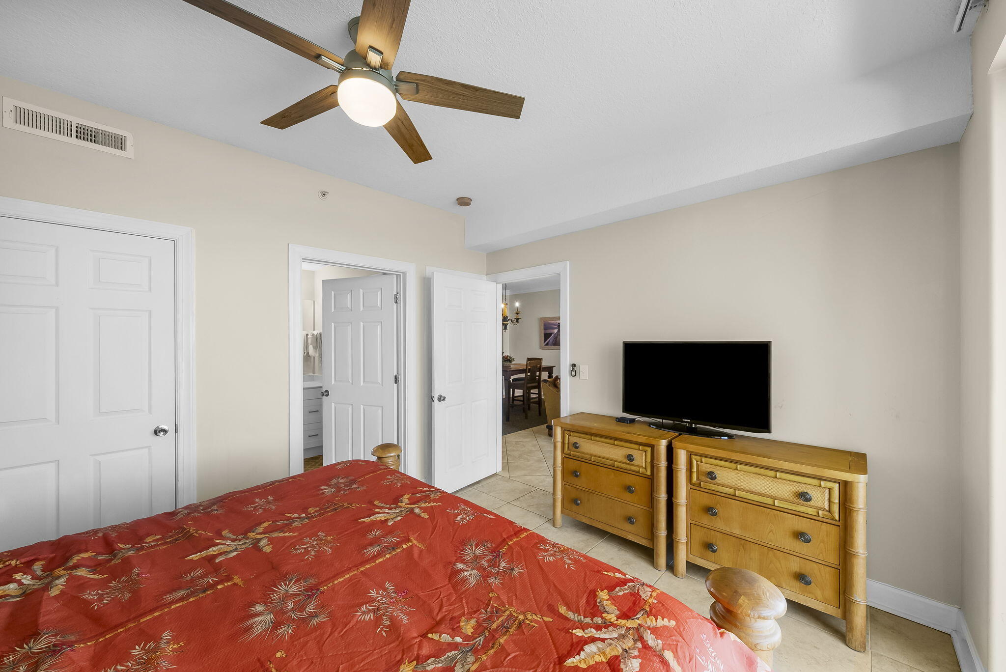 EMERALD ISLE - Residential