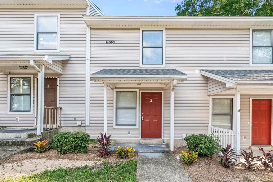 Welcome to this adorable 2 bedroom, 1.5 bath townhouse conveniently situated close to both bases! This charming home boasts laminate flooring throughout the main floor, providing a sleek and easy-to-maintain living space. With washer/dryer available, laundry convenience is at your fingertips. New Tile shower in Bathroom! $1700 security deposit. $1700 per month. Credit Check required.