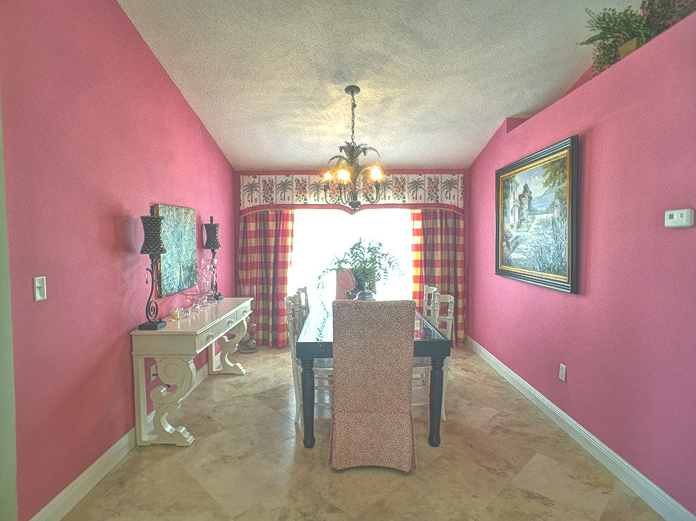 PARADISE RETREAT - Residential