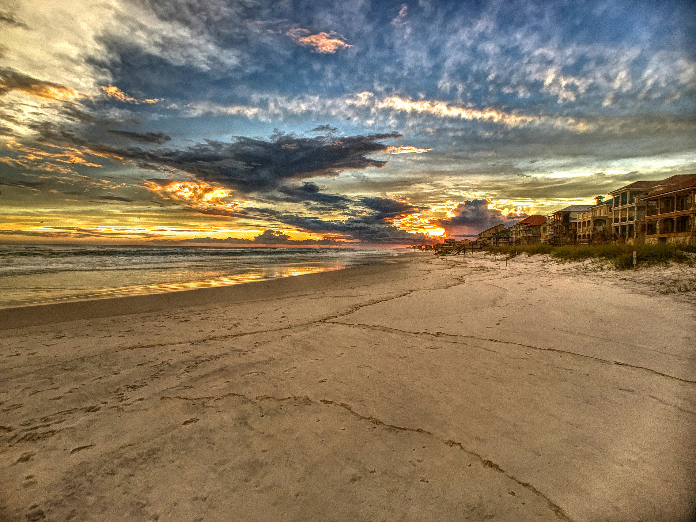 PARADISE RETREAT - Residential