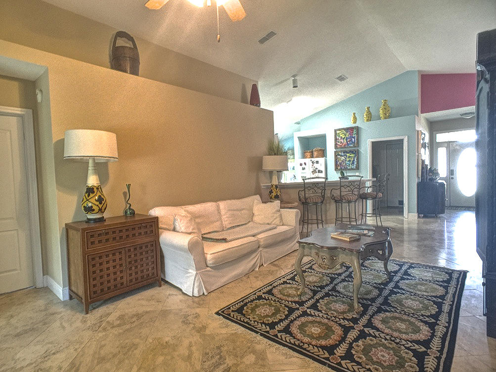 PARADISE RETREAT - Residential