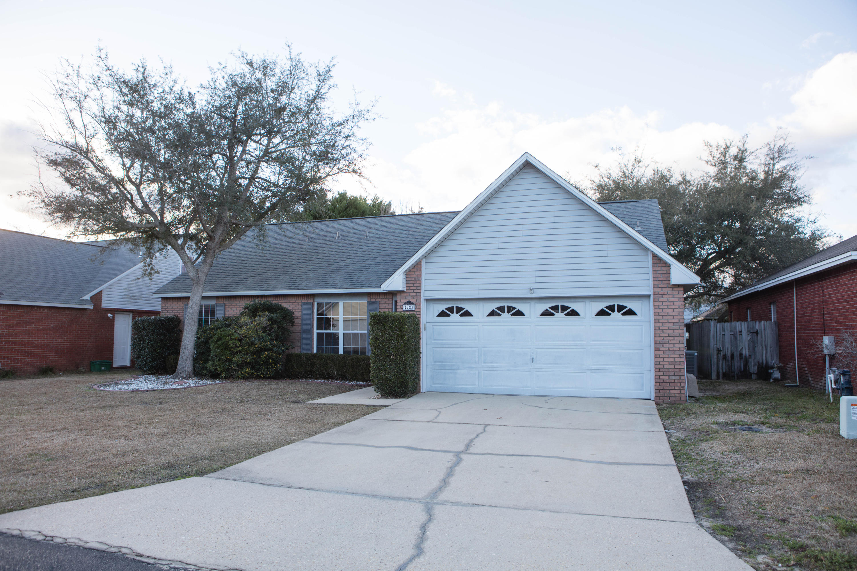 PARKWOOD SQUARE PH 2 - Residential