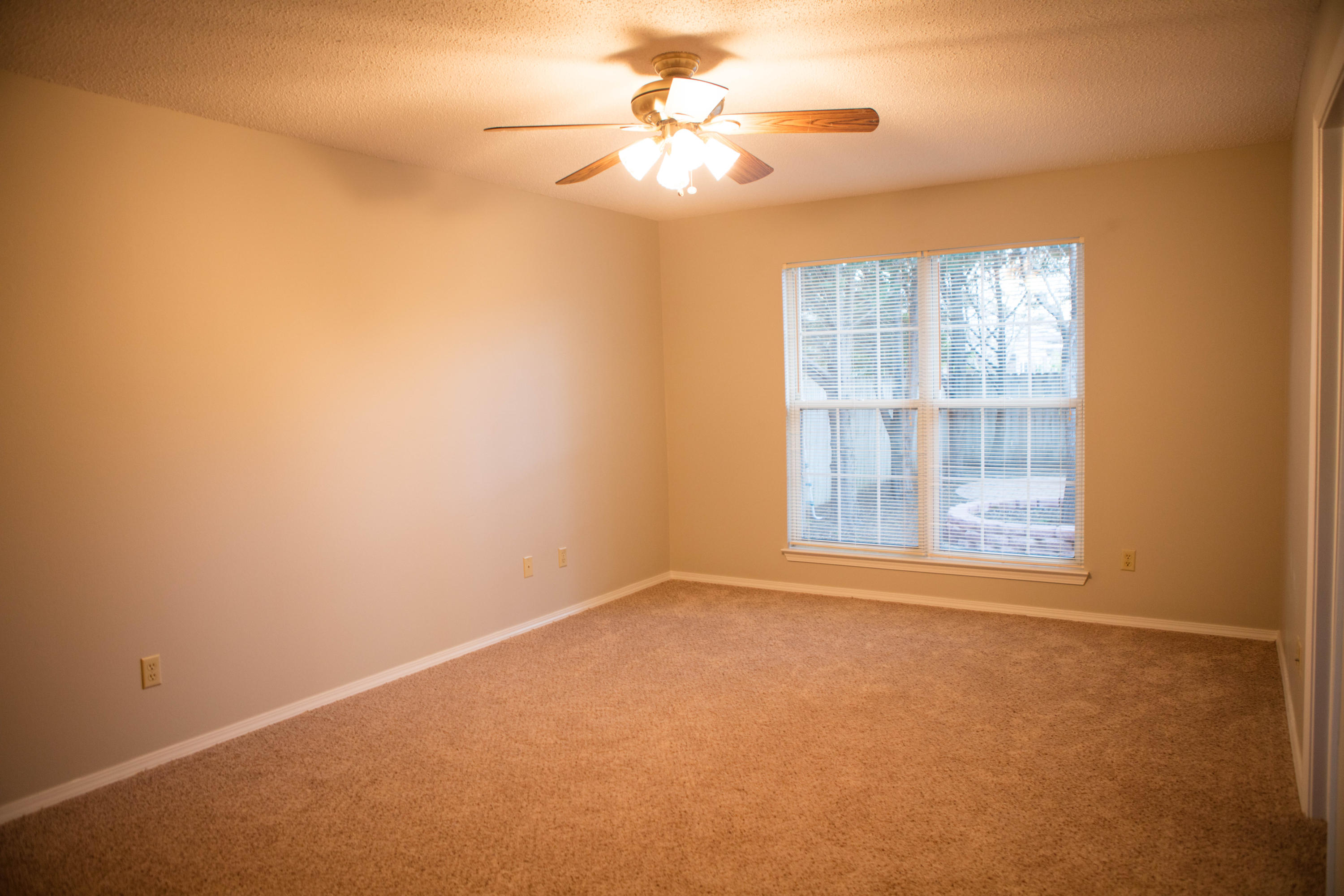 PARKWOOD SQUARE PH 2 - Residential