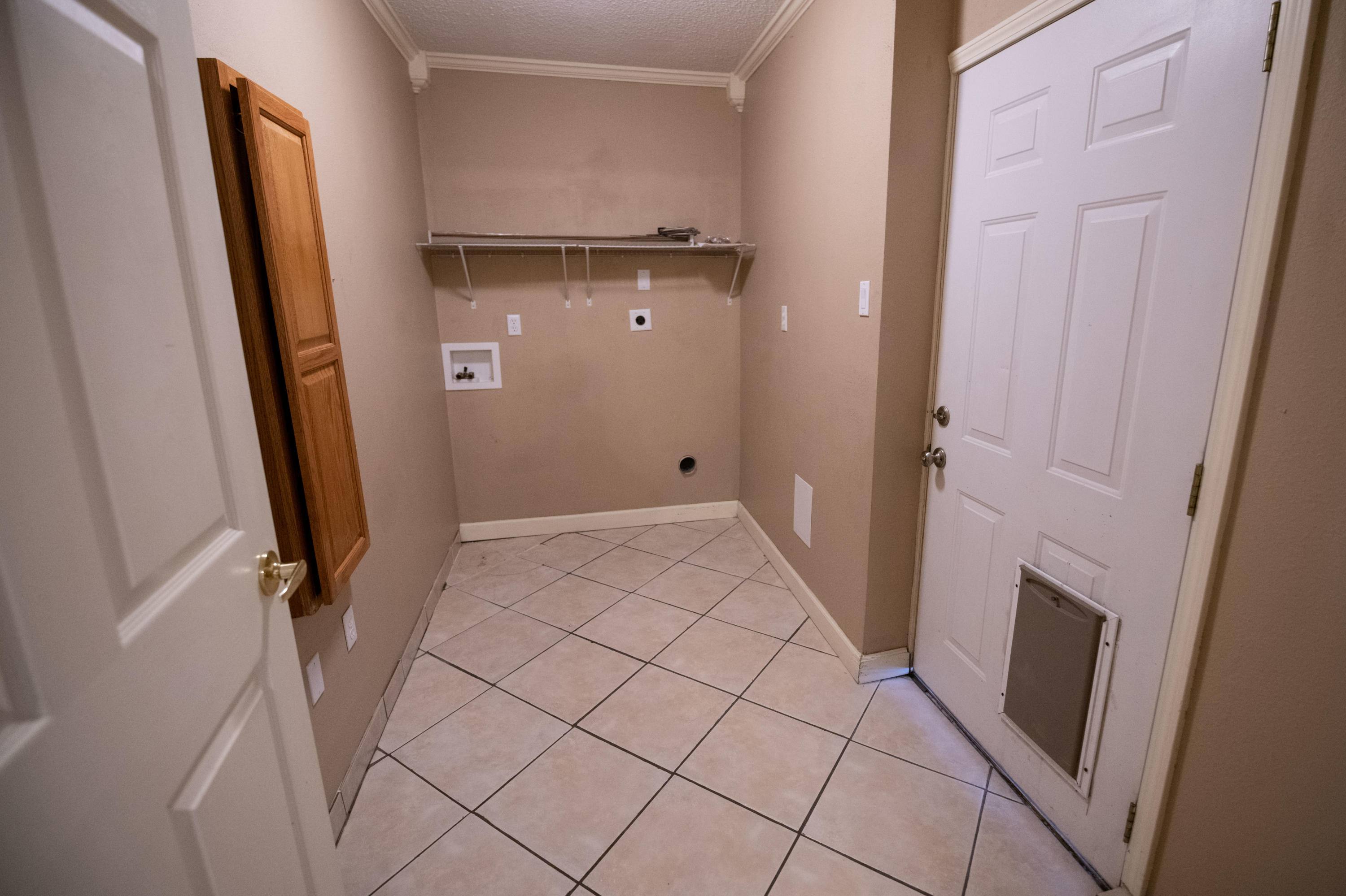 CAROL ANNE MANOR - Residential