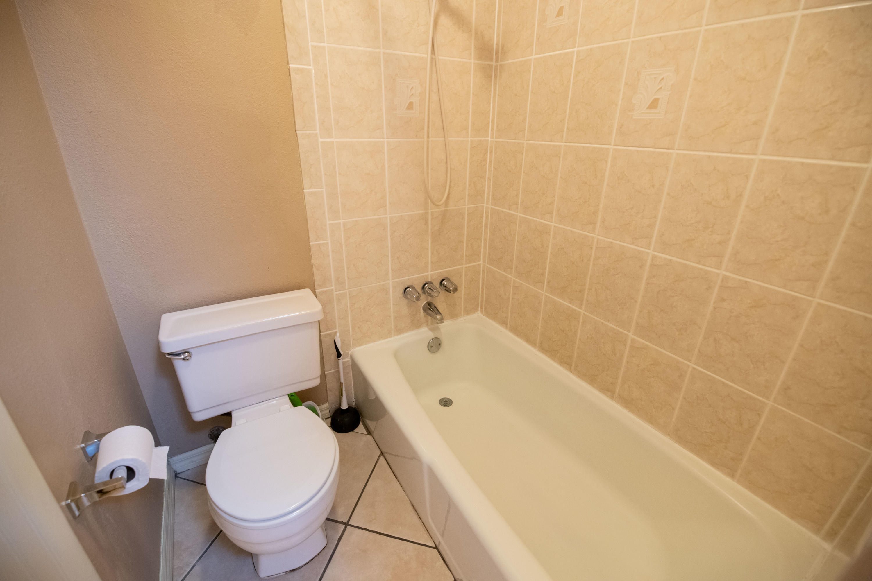 CAROL ANNE MANOR - Residential