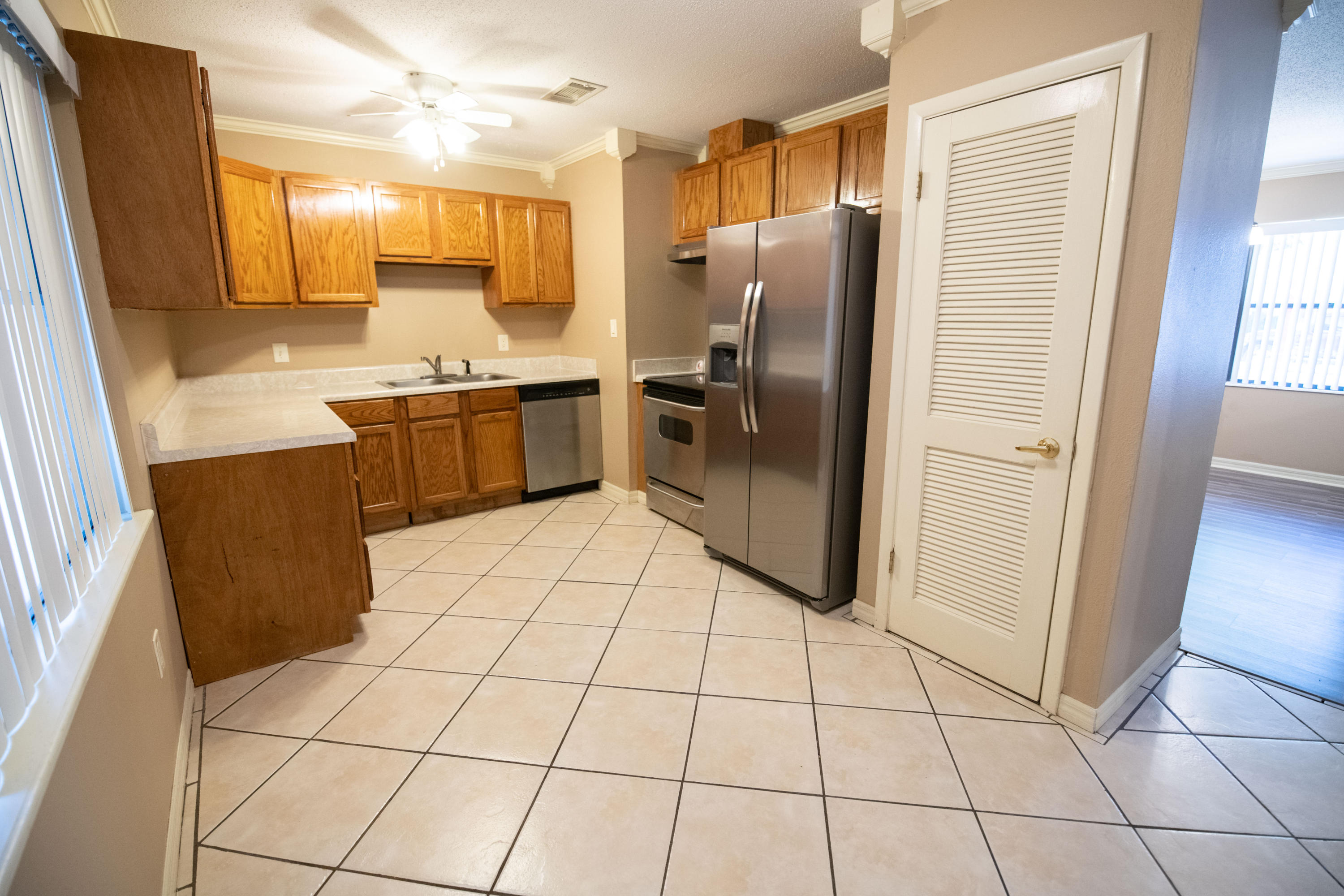 CAROL ANNE MANOR - Residential