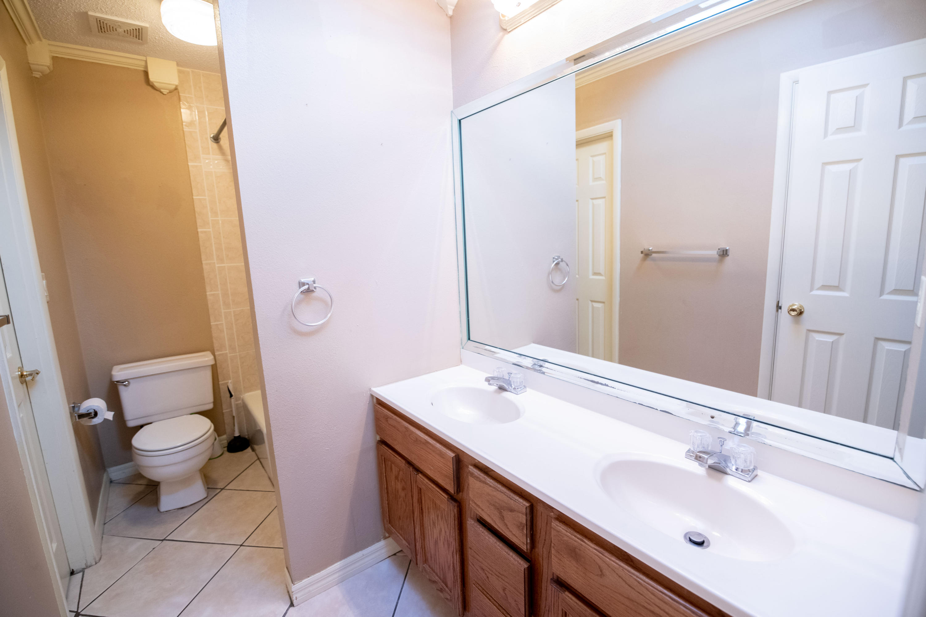 CAROL ANNE MANOR - Residential