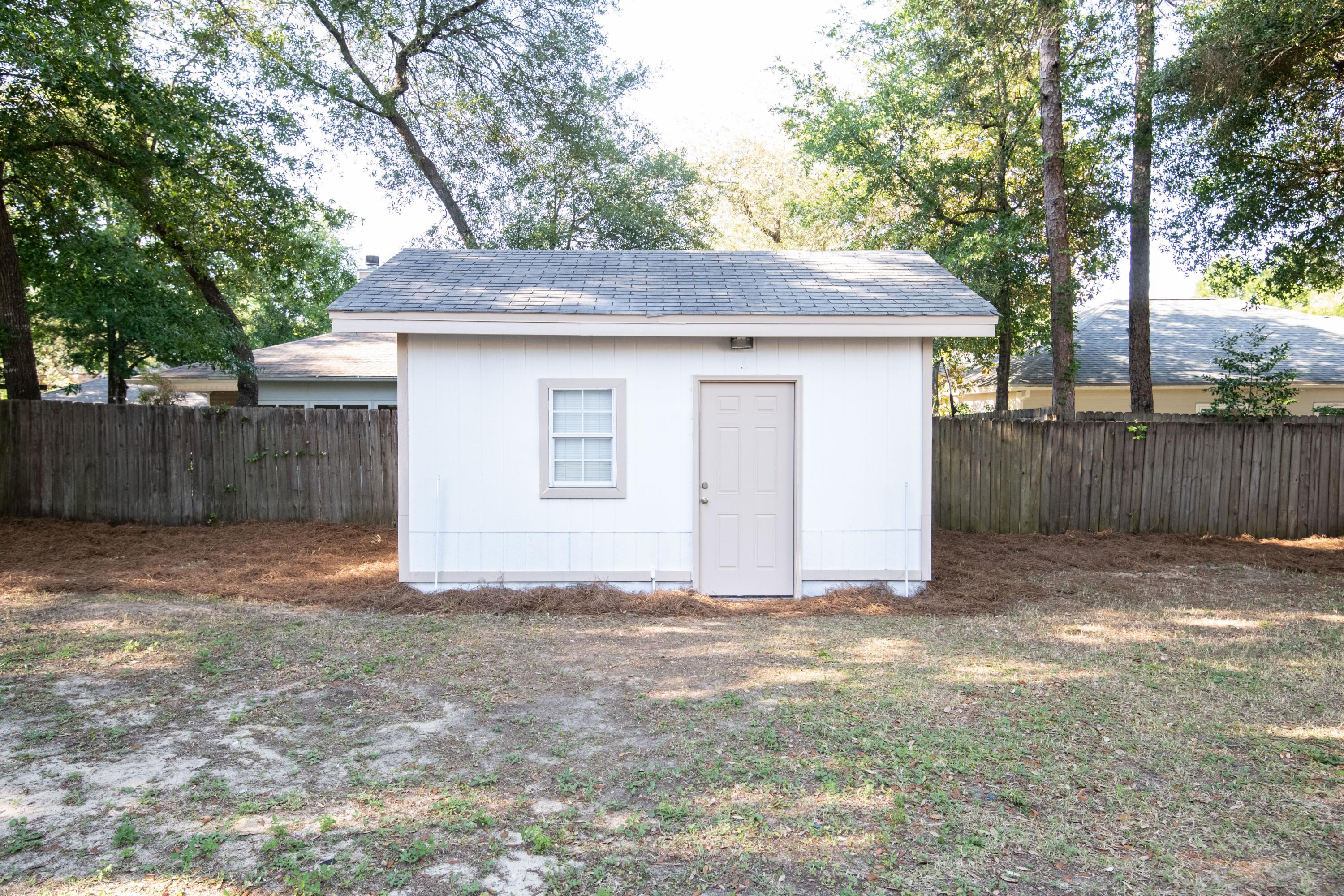 CAROL ANNE MANOR - Residential