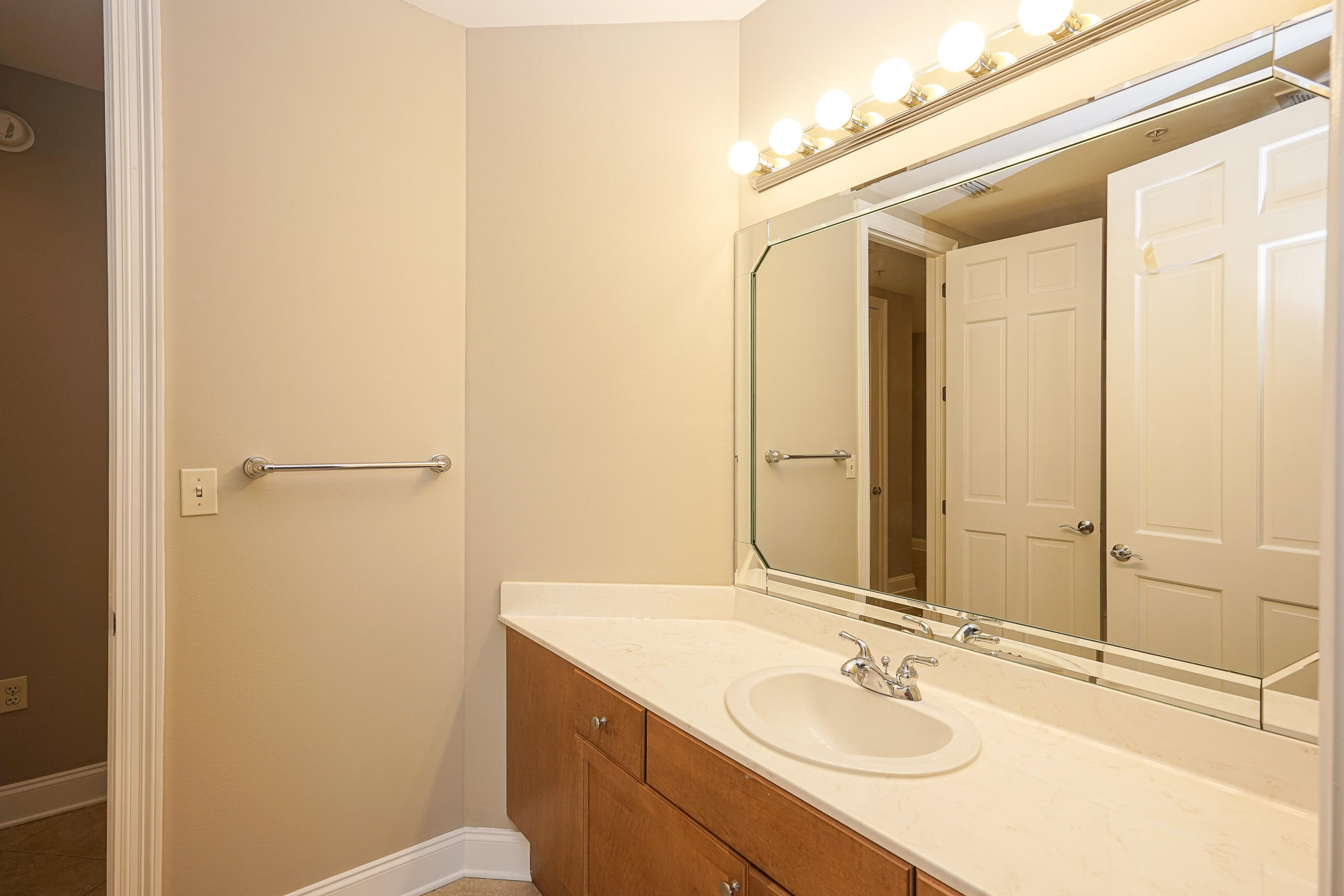 SIDES MORENO POINT WEST - Residential