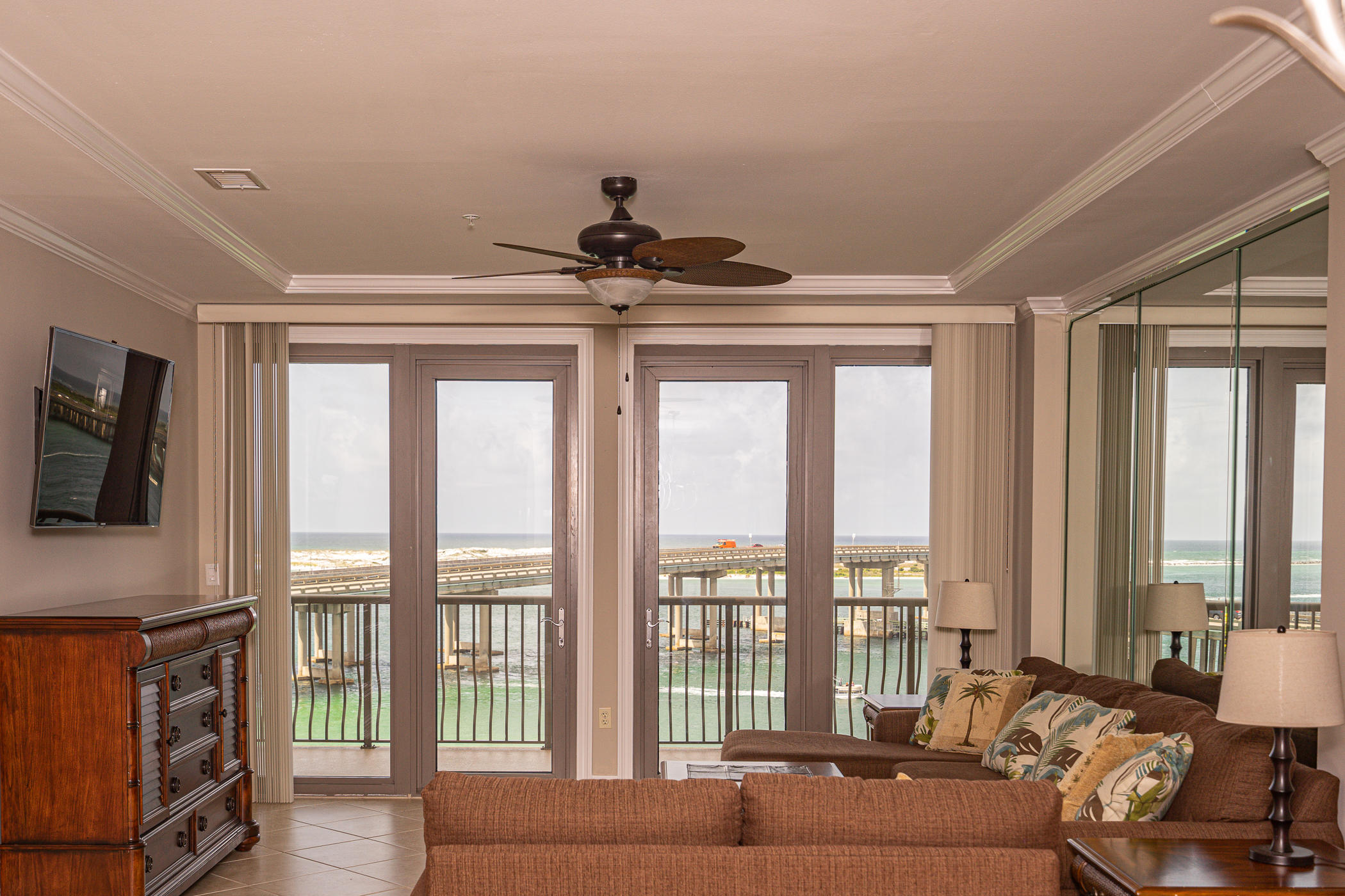 SIDES MORENO POINT WEST - Residential