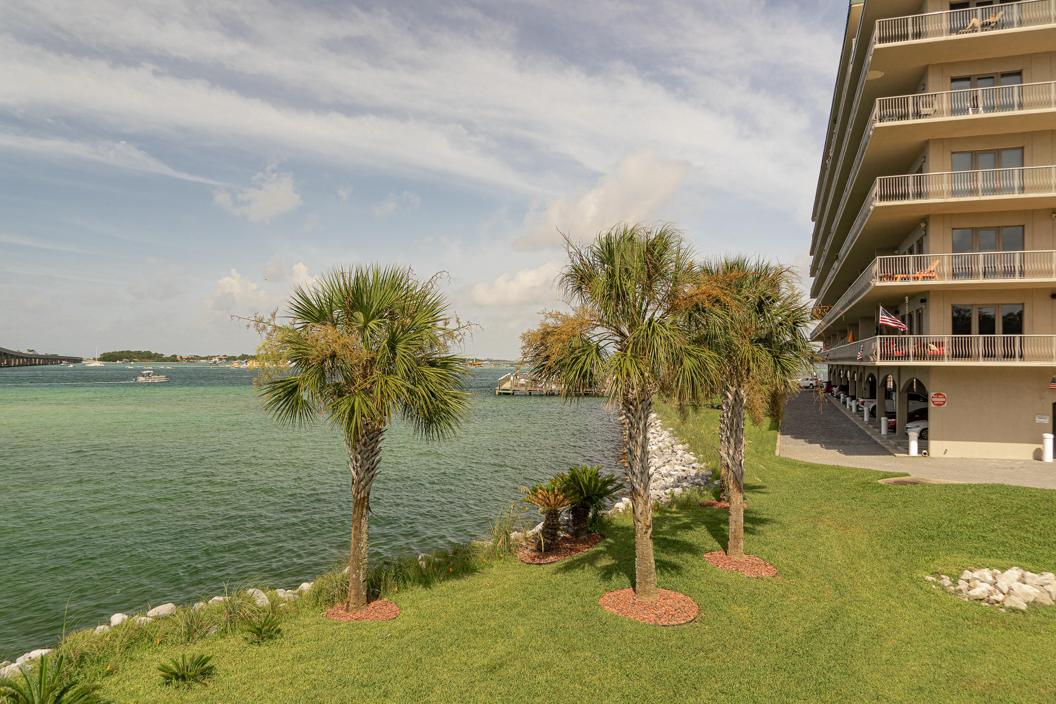 SIDES MORENO POINT WEST - Residential