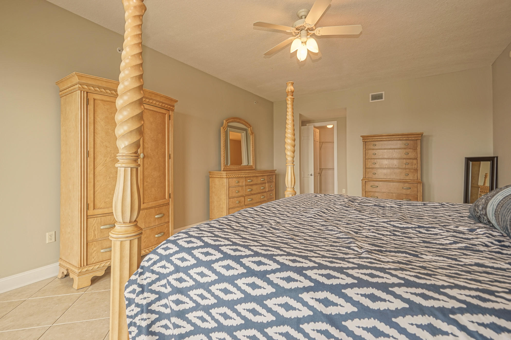 SIDES MORENO POINT WEST - Residential