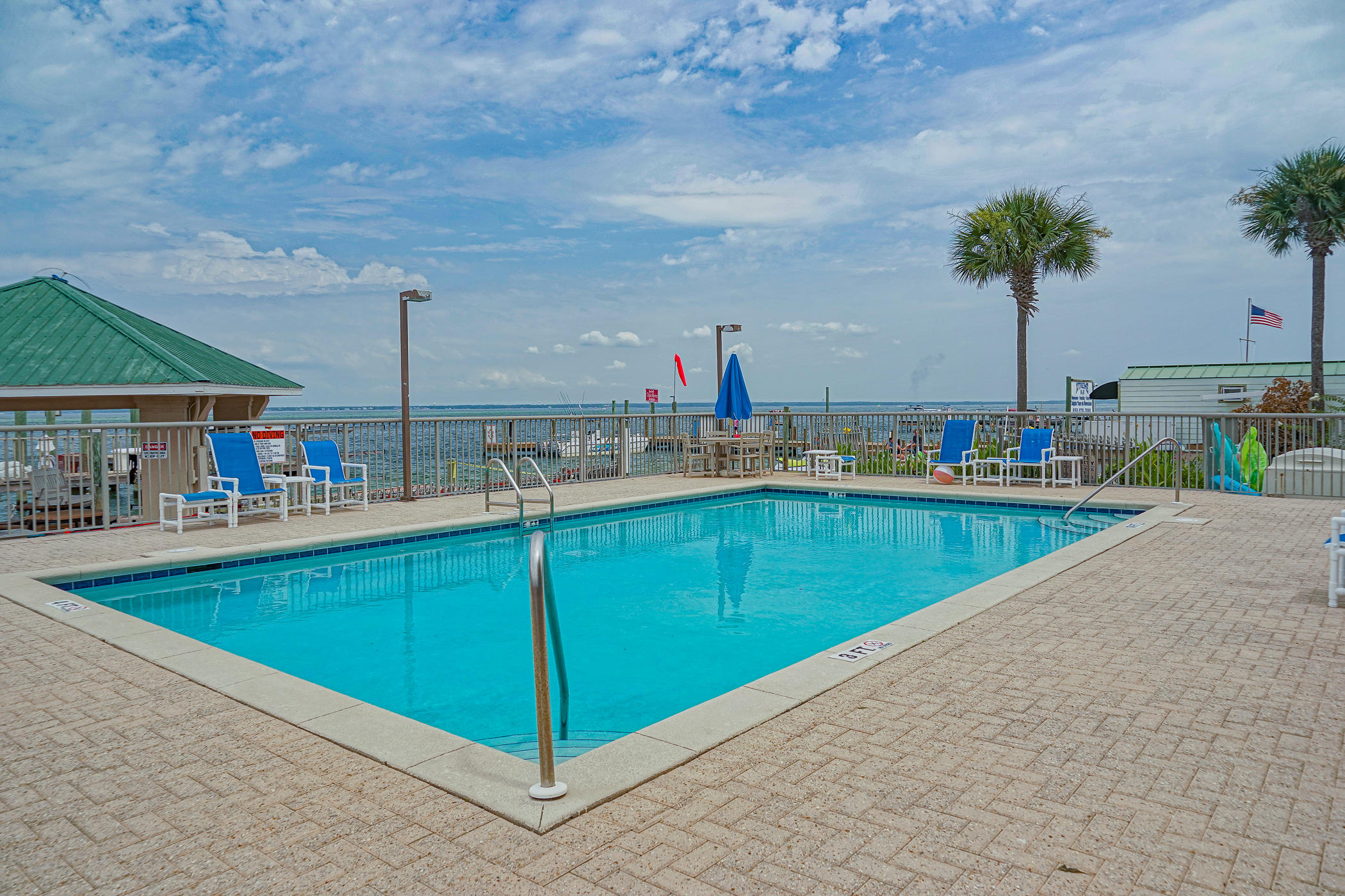 SIDES MORENO POINT WEST - Residential