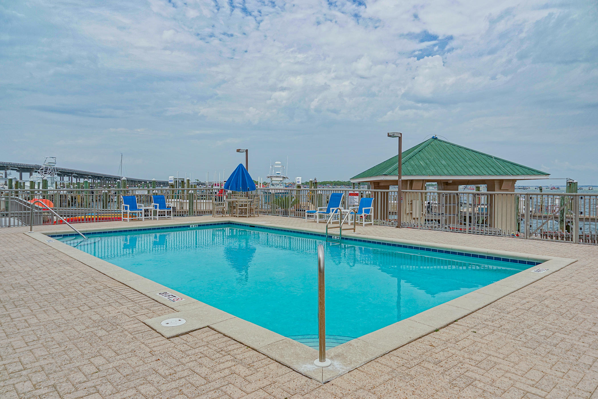 SIDES MORENO POINT WEST - Residential