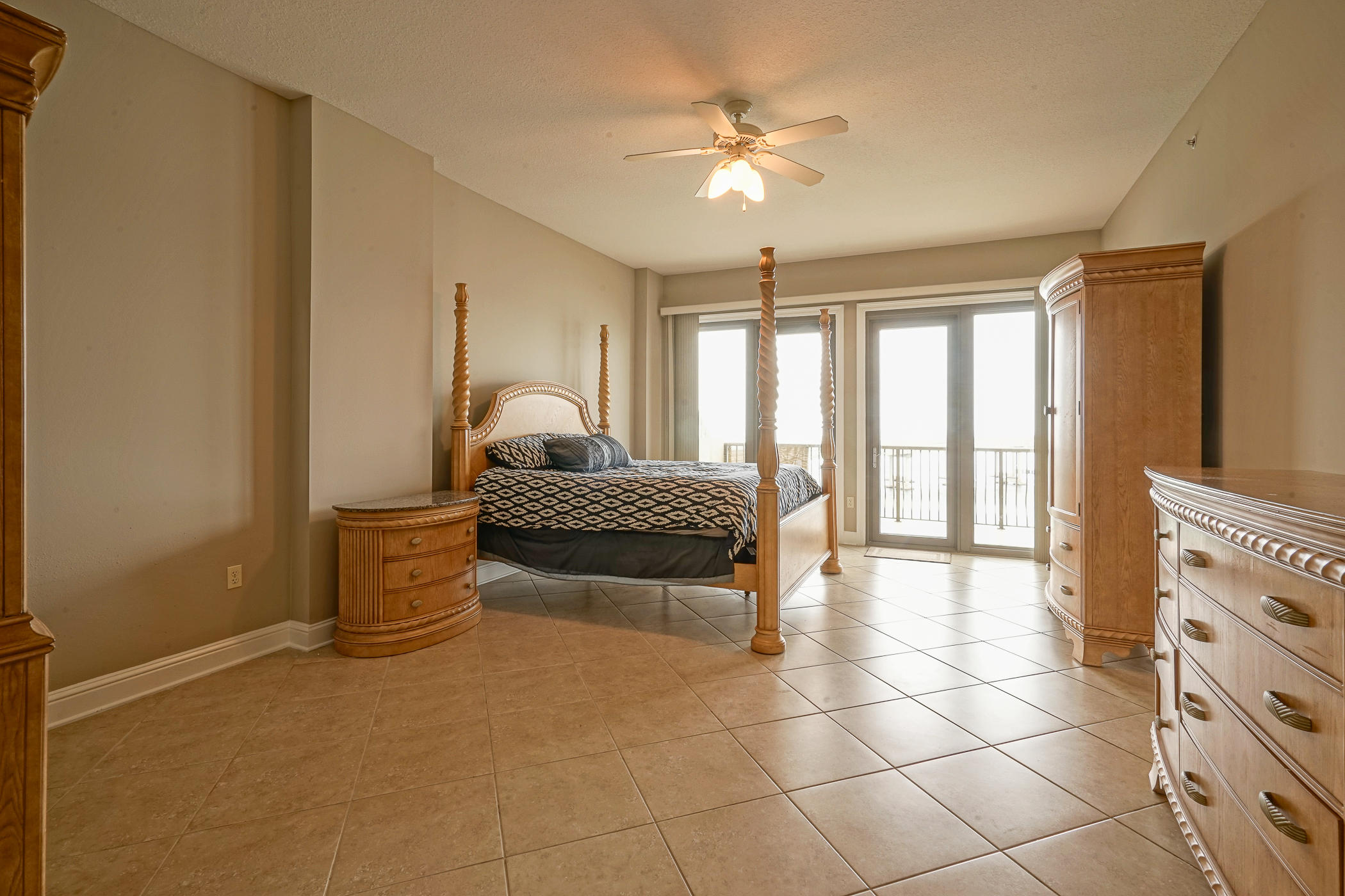 SIDES MORENO POINT WEST - Residential