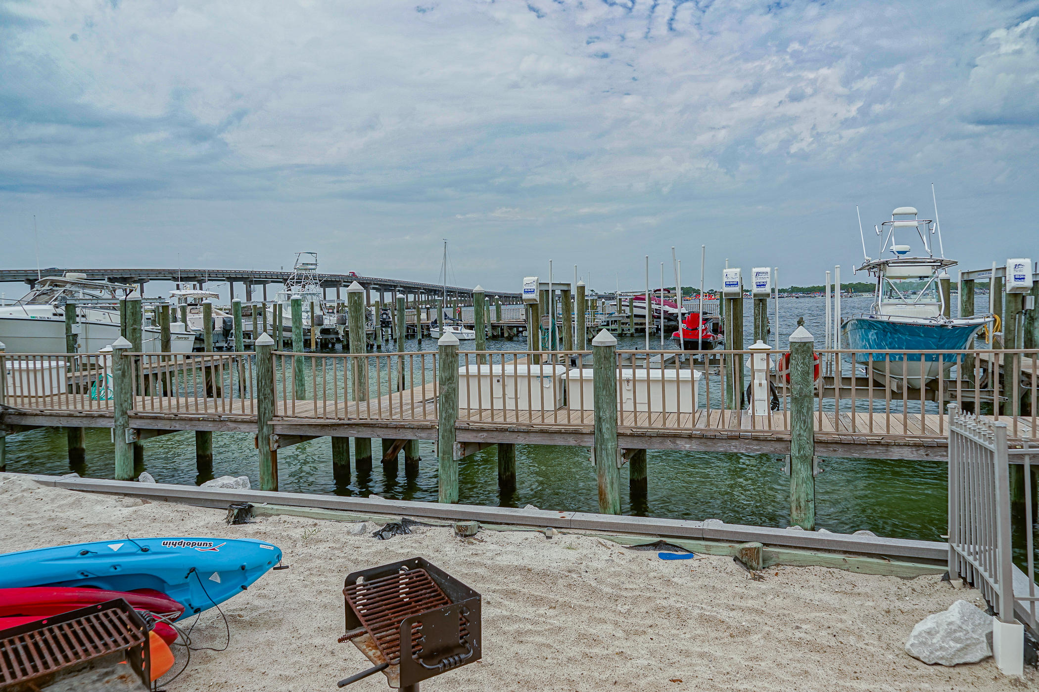 SIDES MORENO POINT WEST - Residential