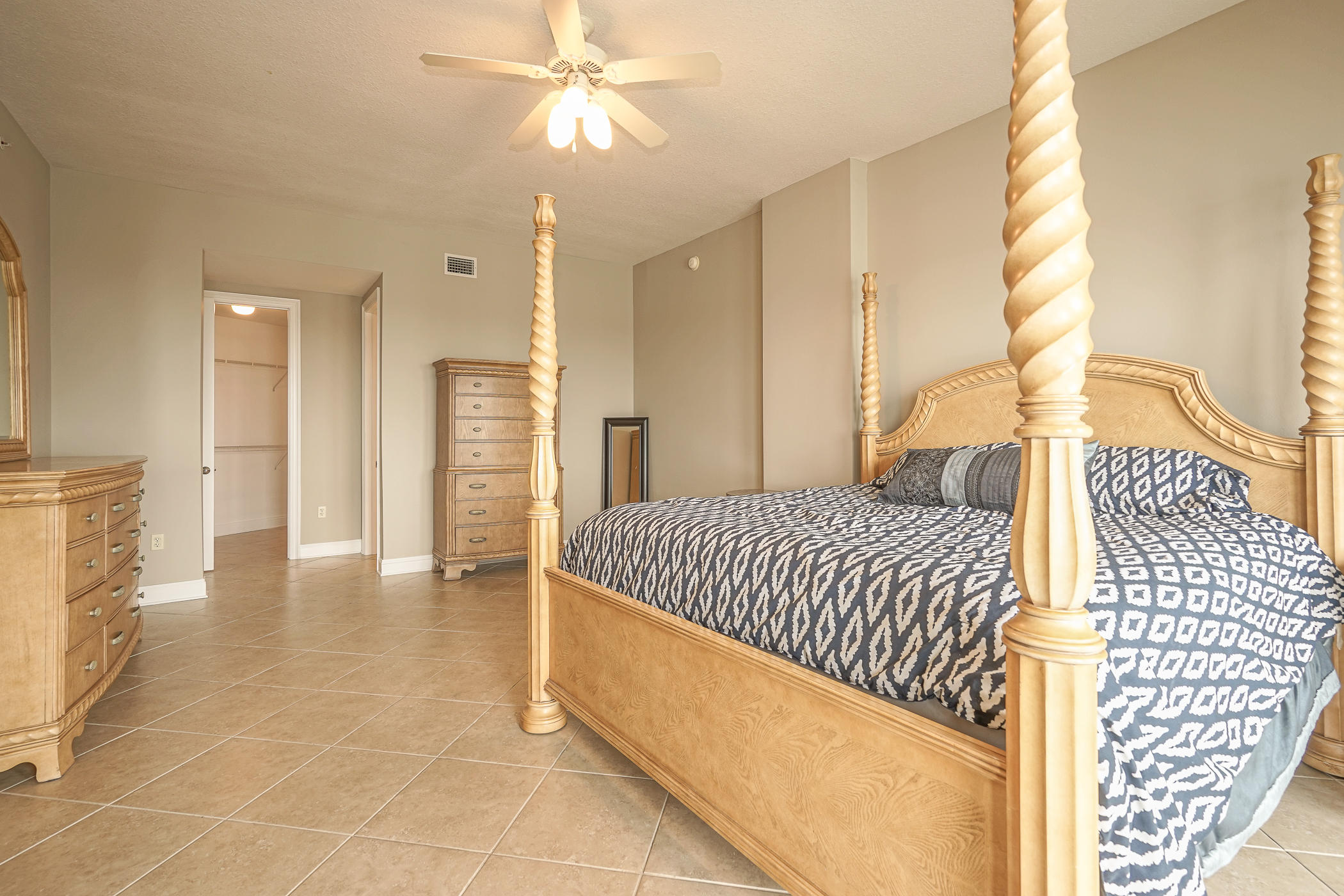 SIDES MORENO POINT WEST - Residential