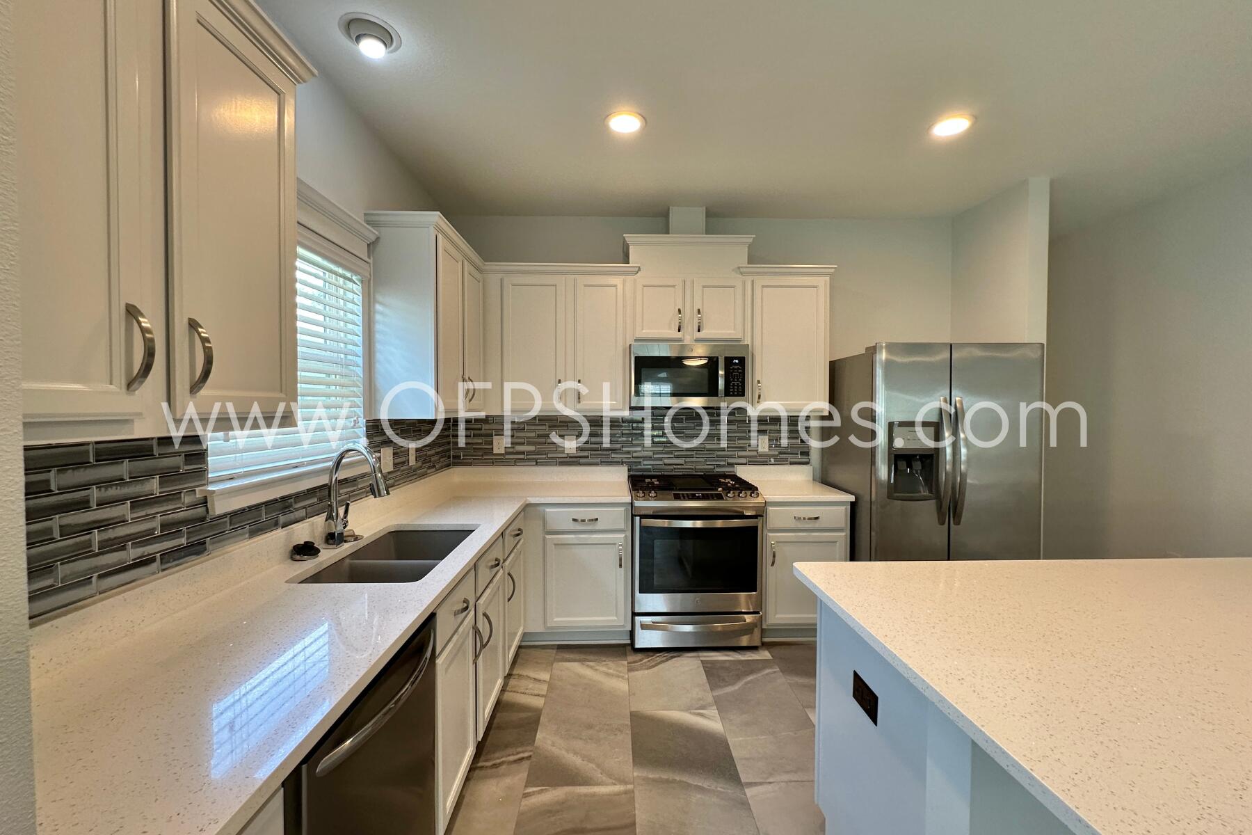 HAMMOCK BAY - Residential Lease