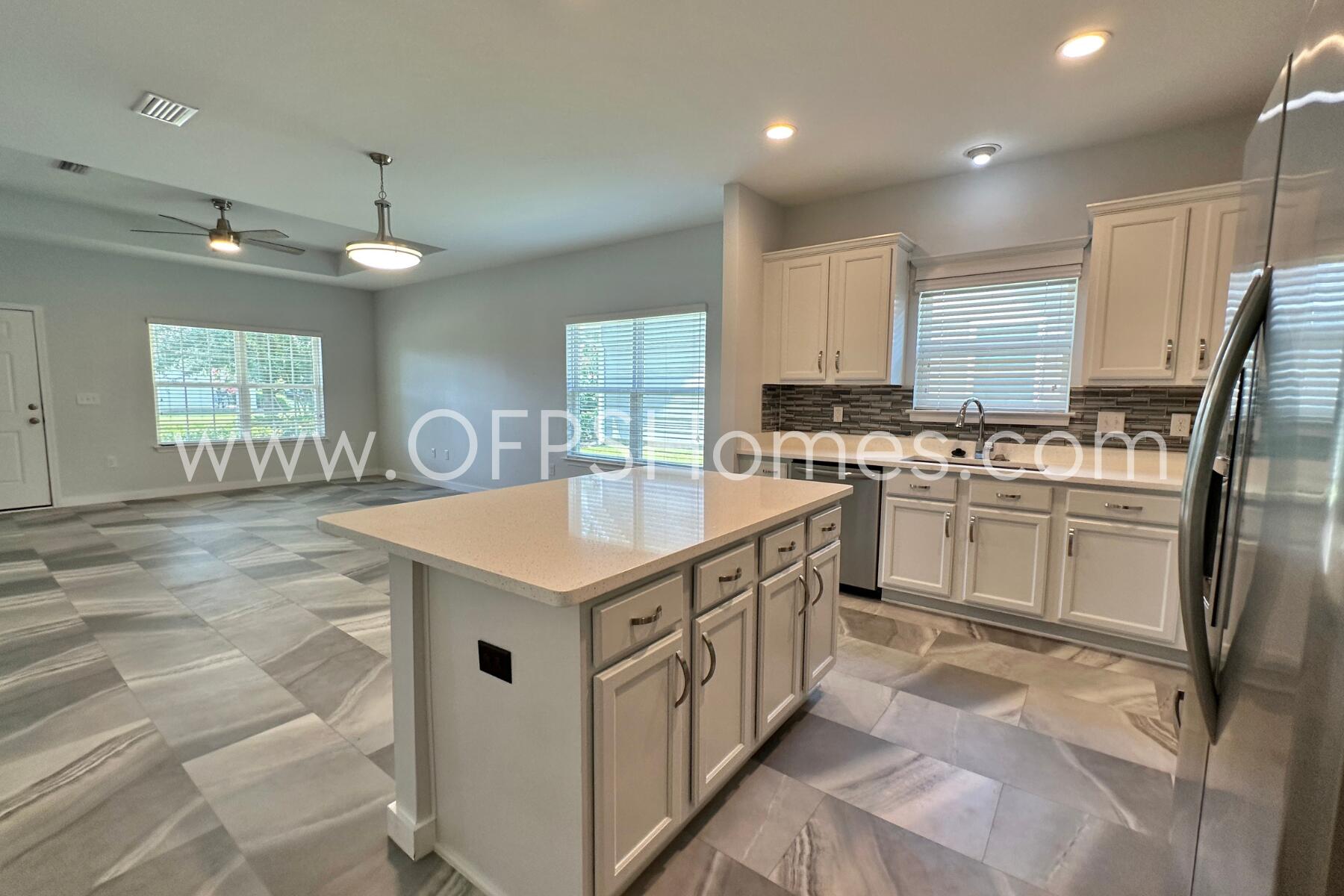 HAMMOCK BAY - Residential Lease