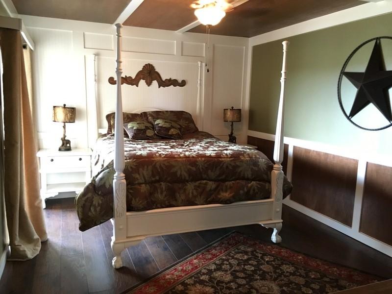 LAKEVIEW CONDO - Residential