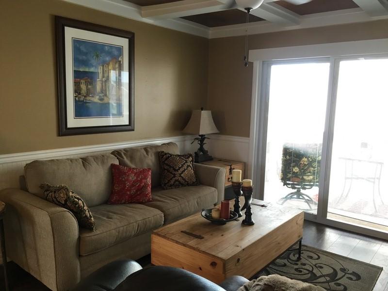 LAKEVIEW CONDO - Residential