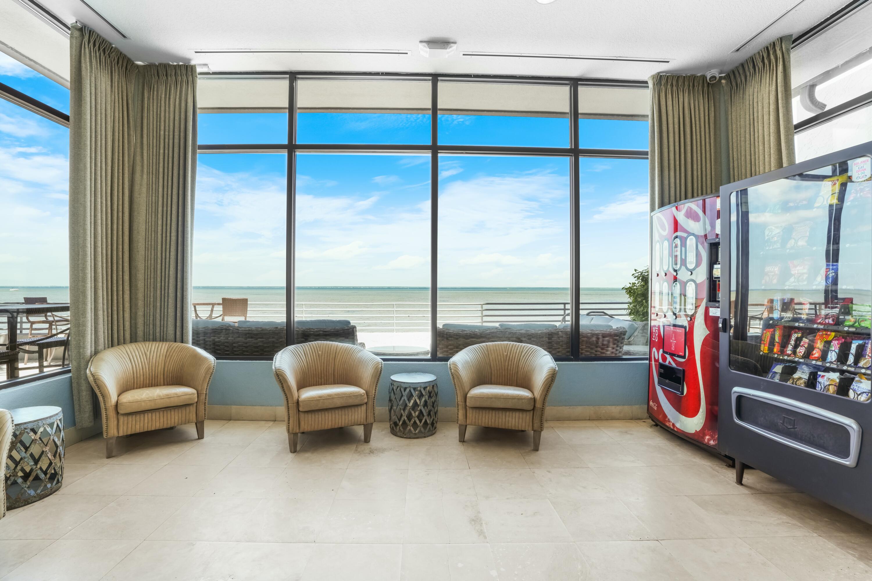 BAYSIDE CONDO SANDESTIN - Residential