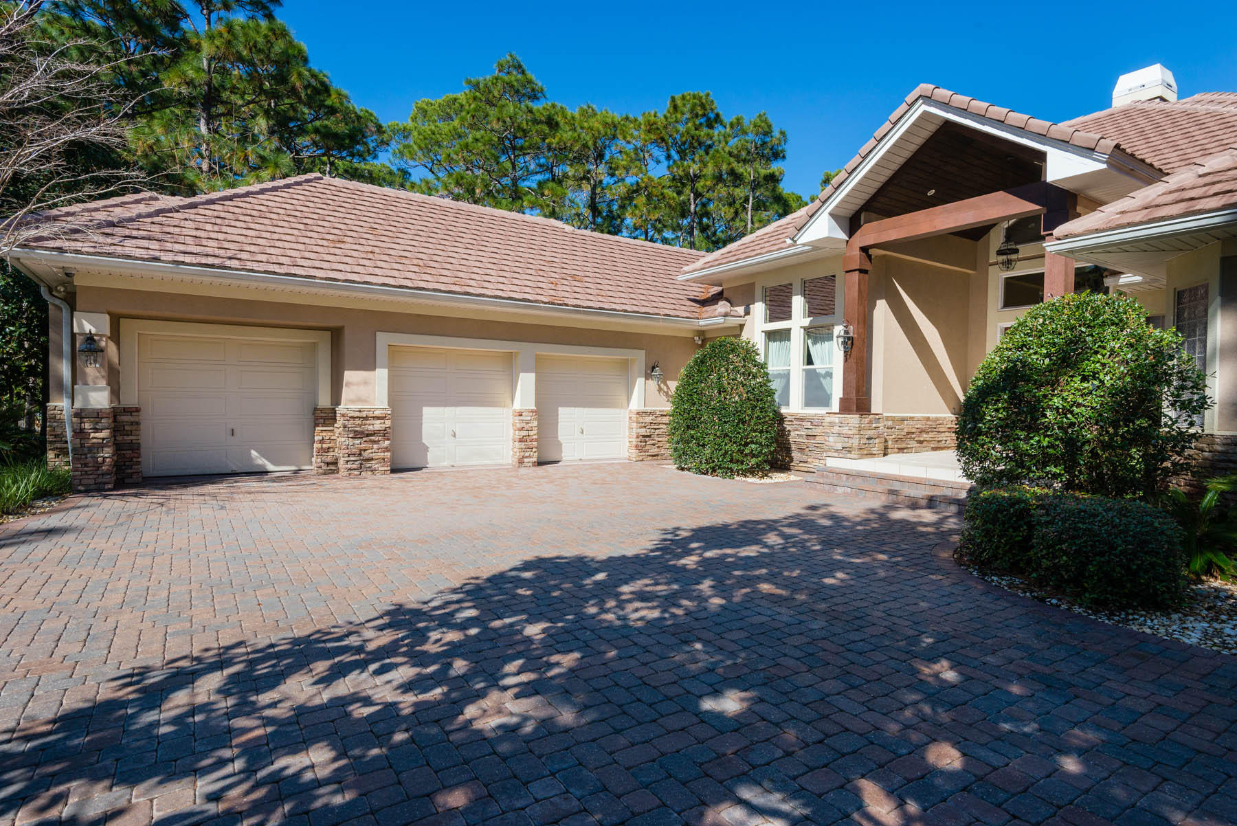 REGATTA BAY COMMODORE POINT S/D - Residential