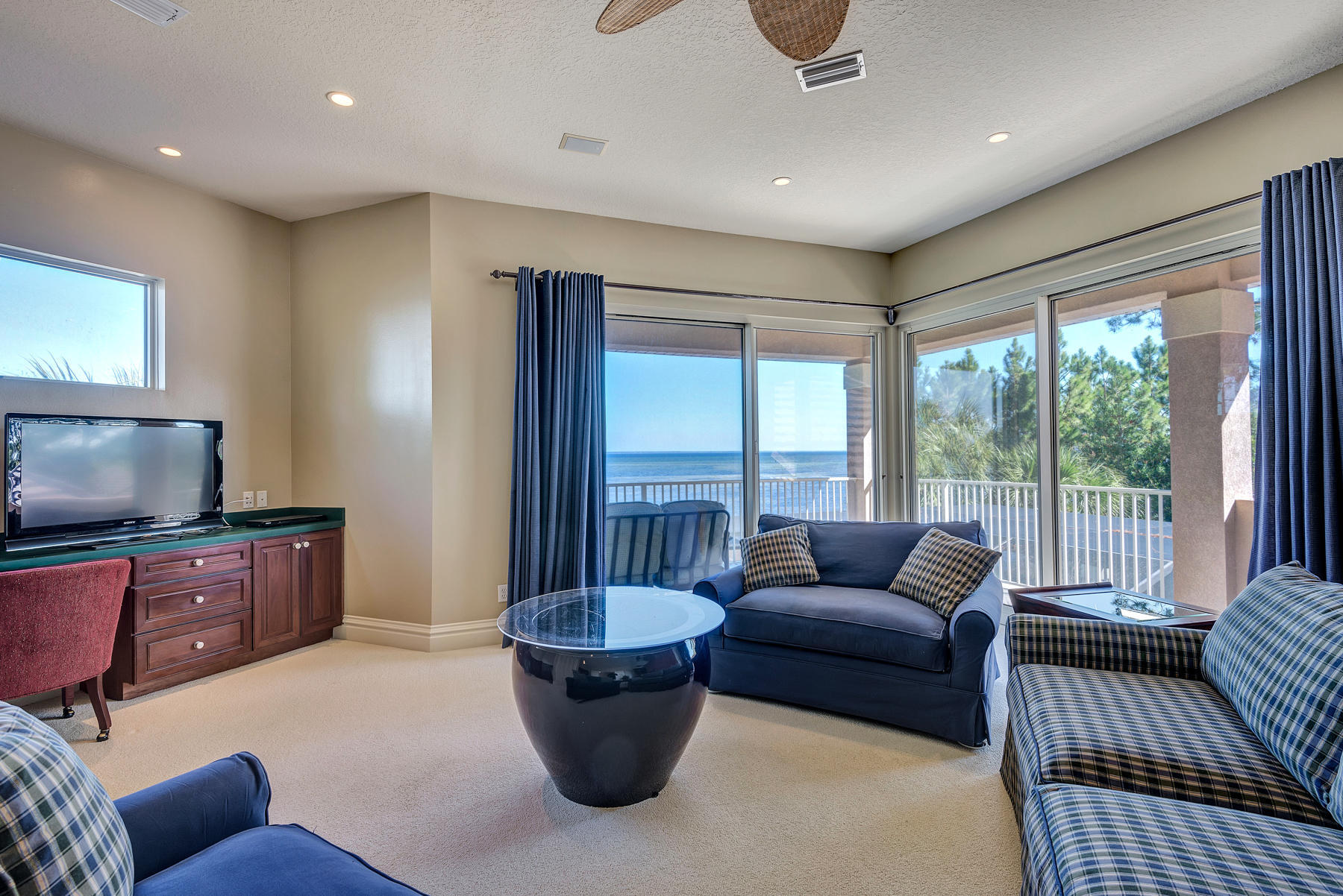 REGATTA BAY COMMODORE POINT S/D - Residential