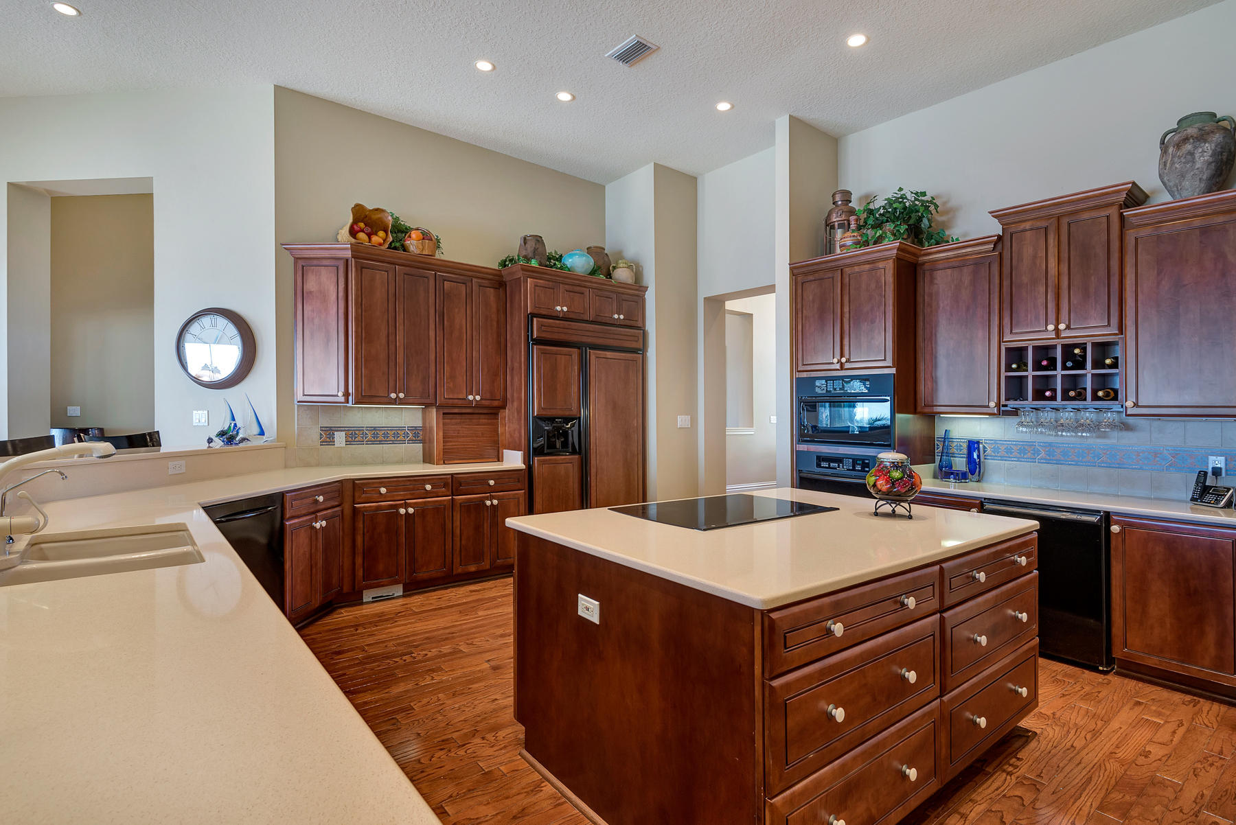 REGATTA BAY COMMODORE POINT S/D - Residential