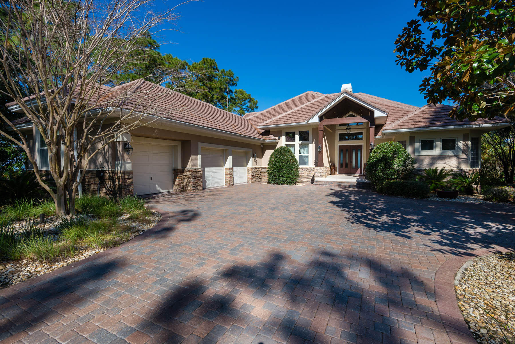REGATTA BAY COMMODORE POINT S/D - Residential
