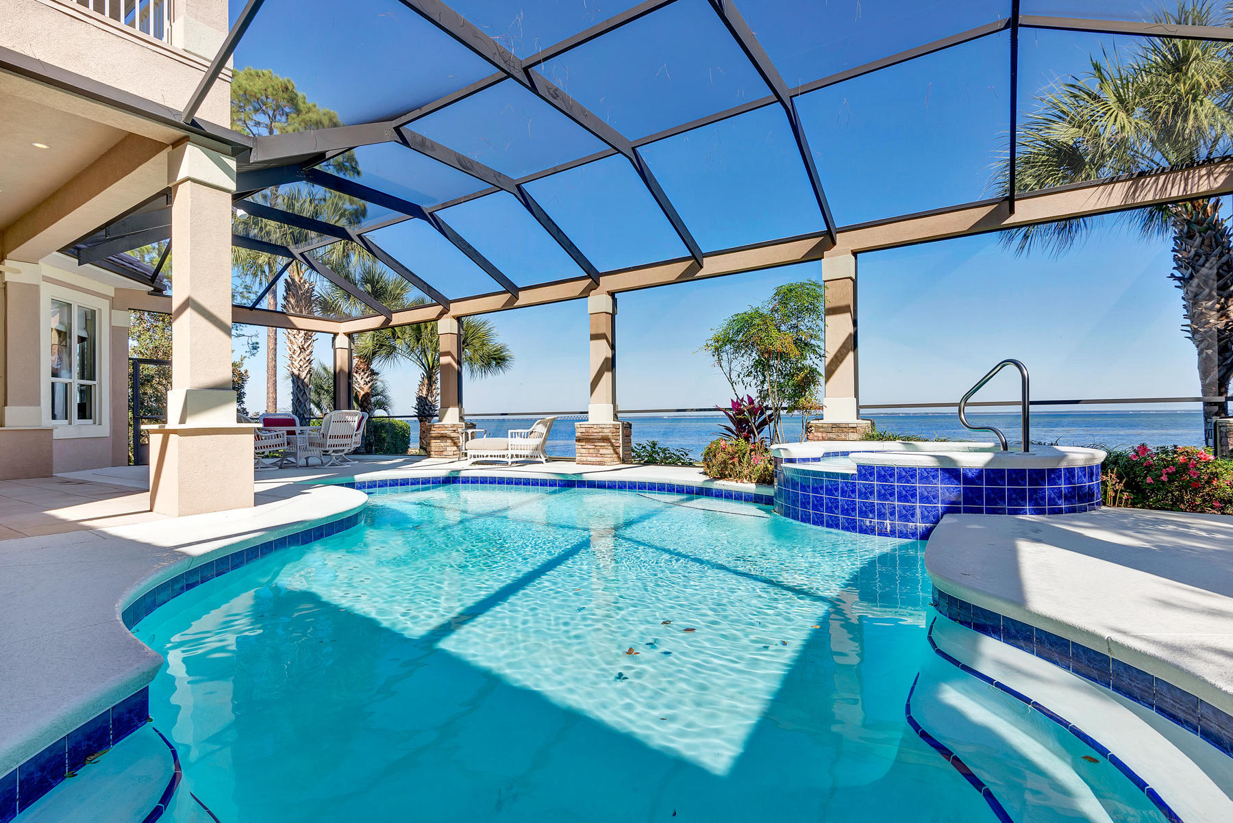 REGATTA BAY COMMODORE POINT S/D - Residential